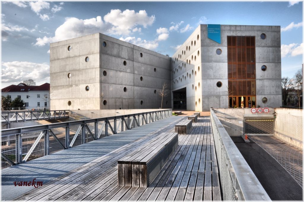 Studijní a vědecká knihovna v Hradci Králové foto 5