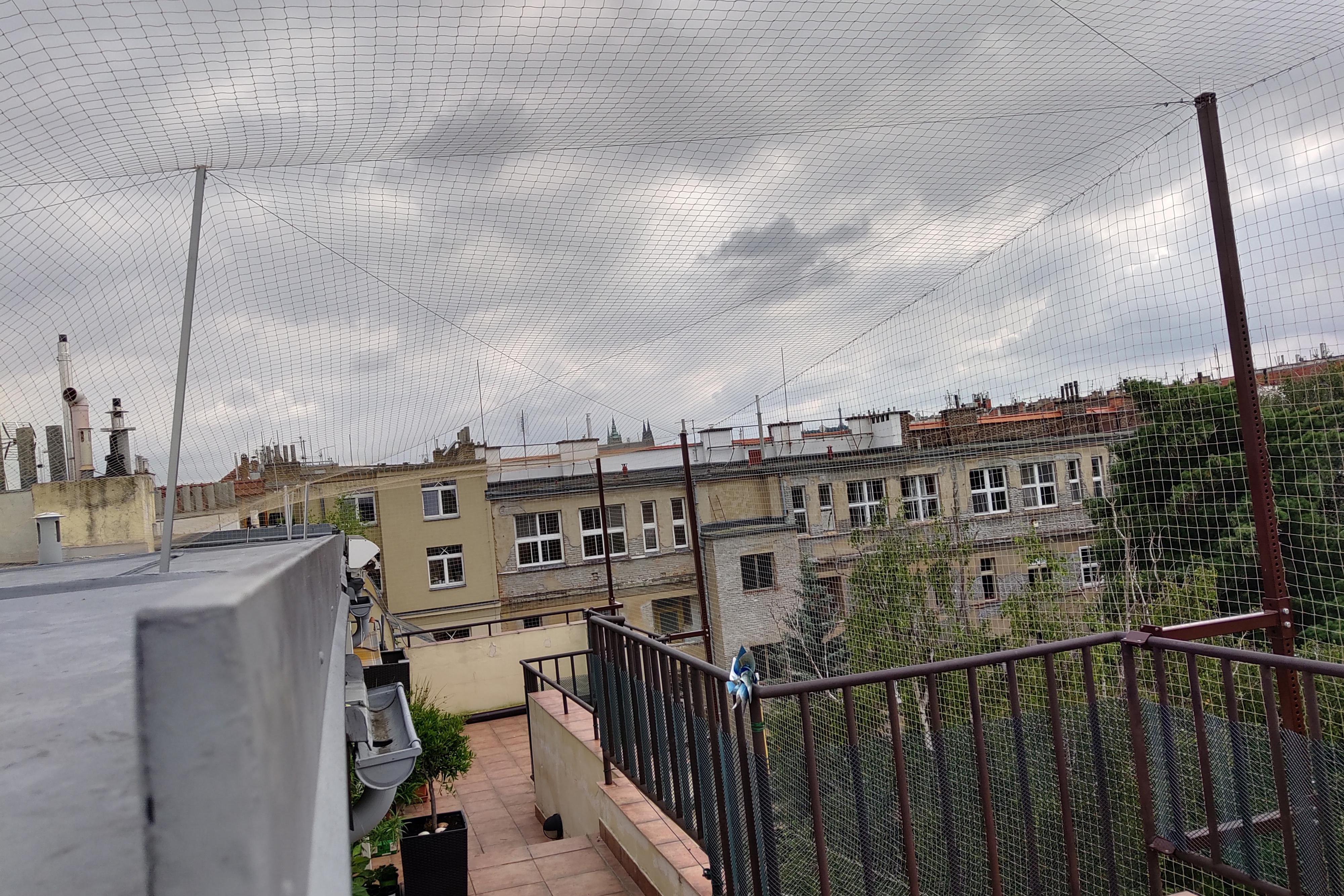 Zábrany proti ptactvu - sítě, hrotové systémy