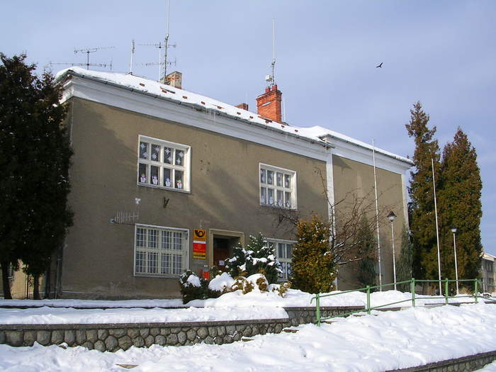 Obecní úřad Kožušany-Tážaly foto 2