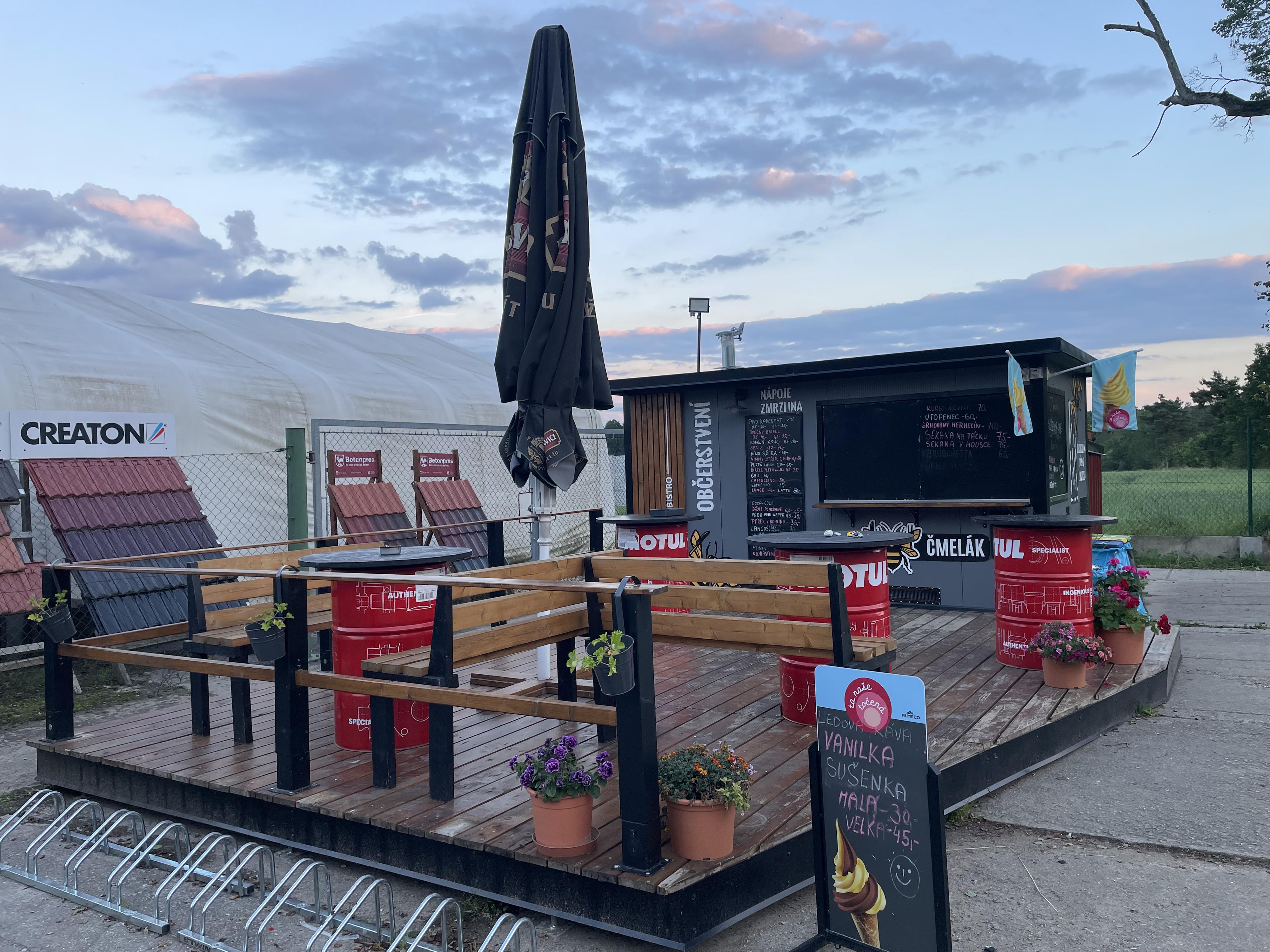 Bistro Čmelák foto 2