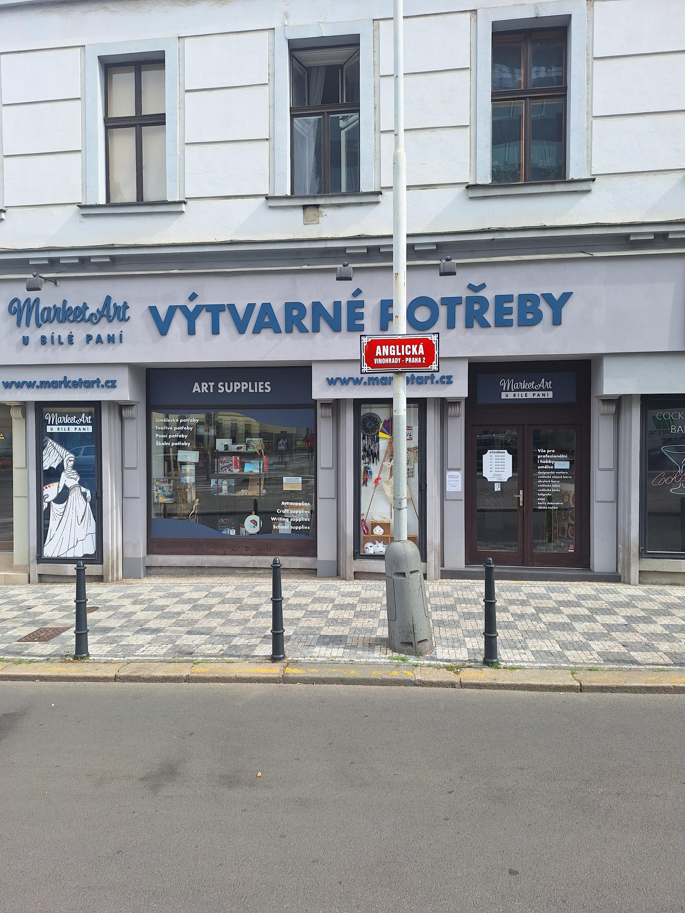 MarketArt u bílé paní foto 5