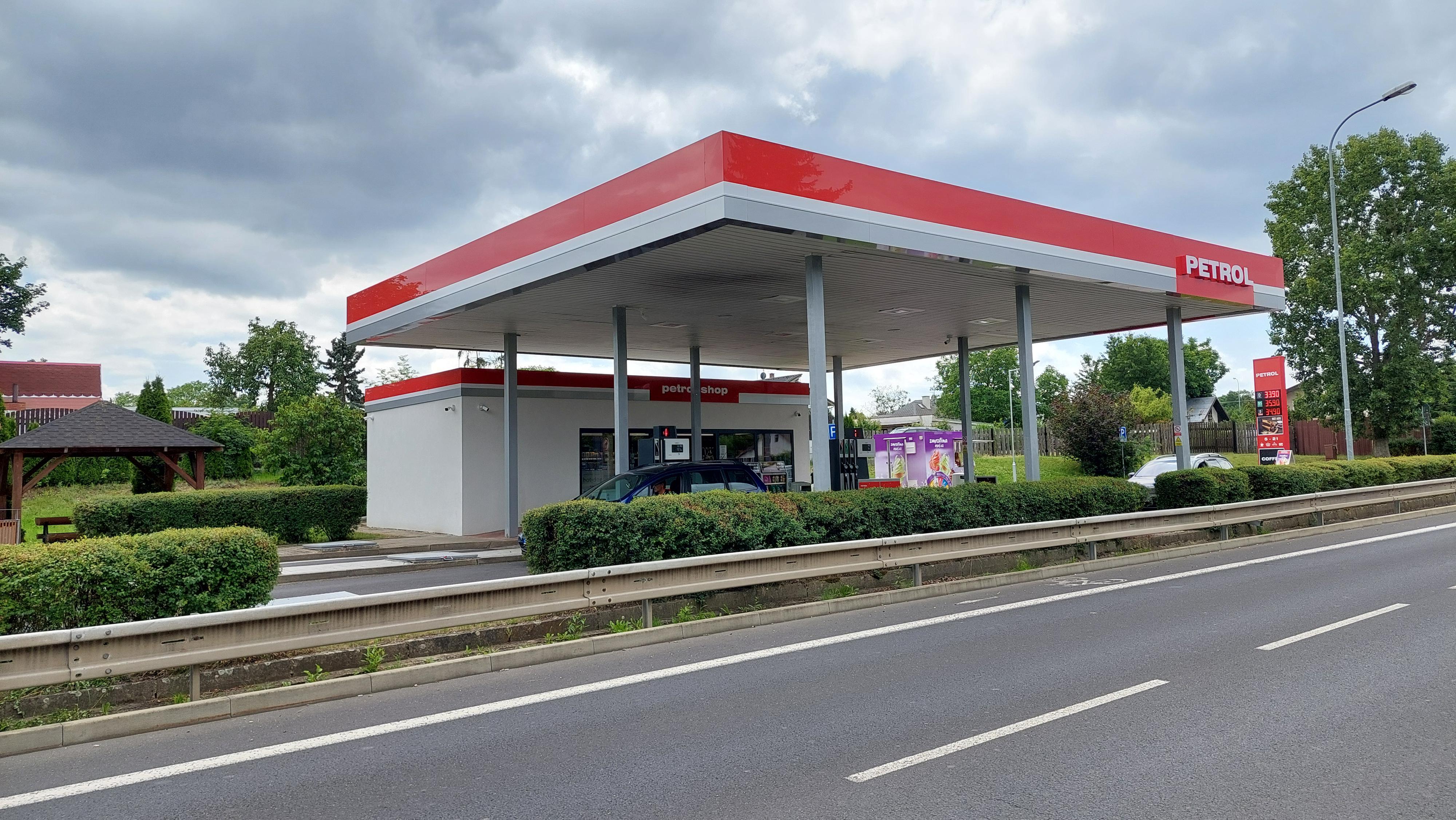 PETROL foto 2