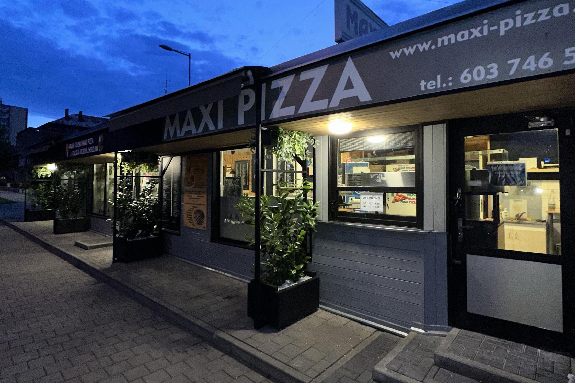 Maxi pizza Eduard Voytyna