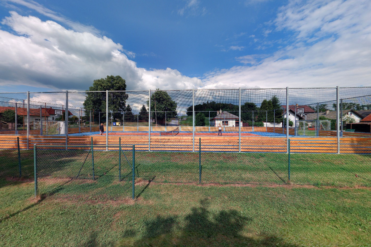 Víceúčlové hřiště Zachotín