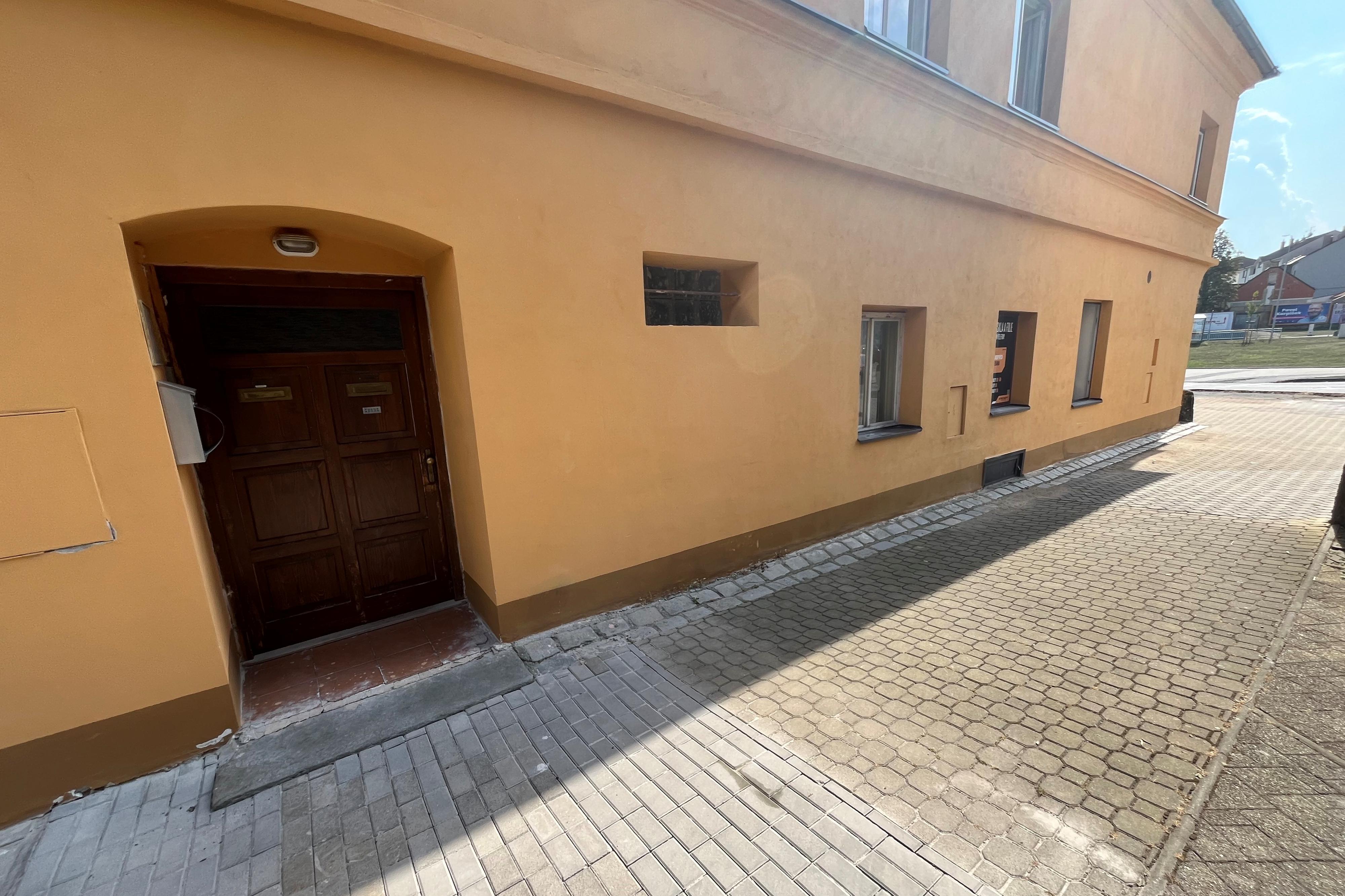 EDWARD BROKER s.r.o.