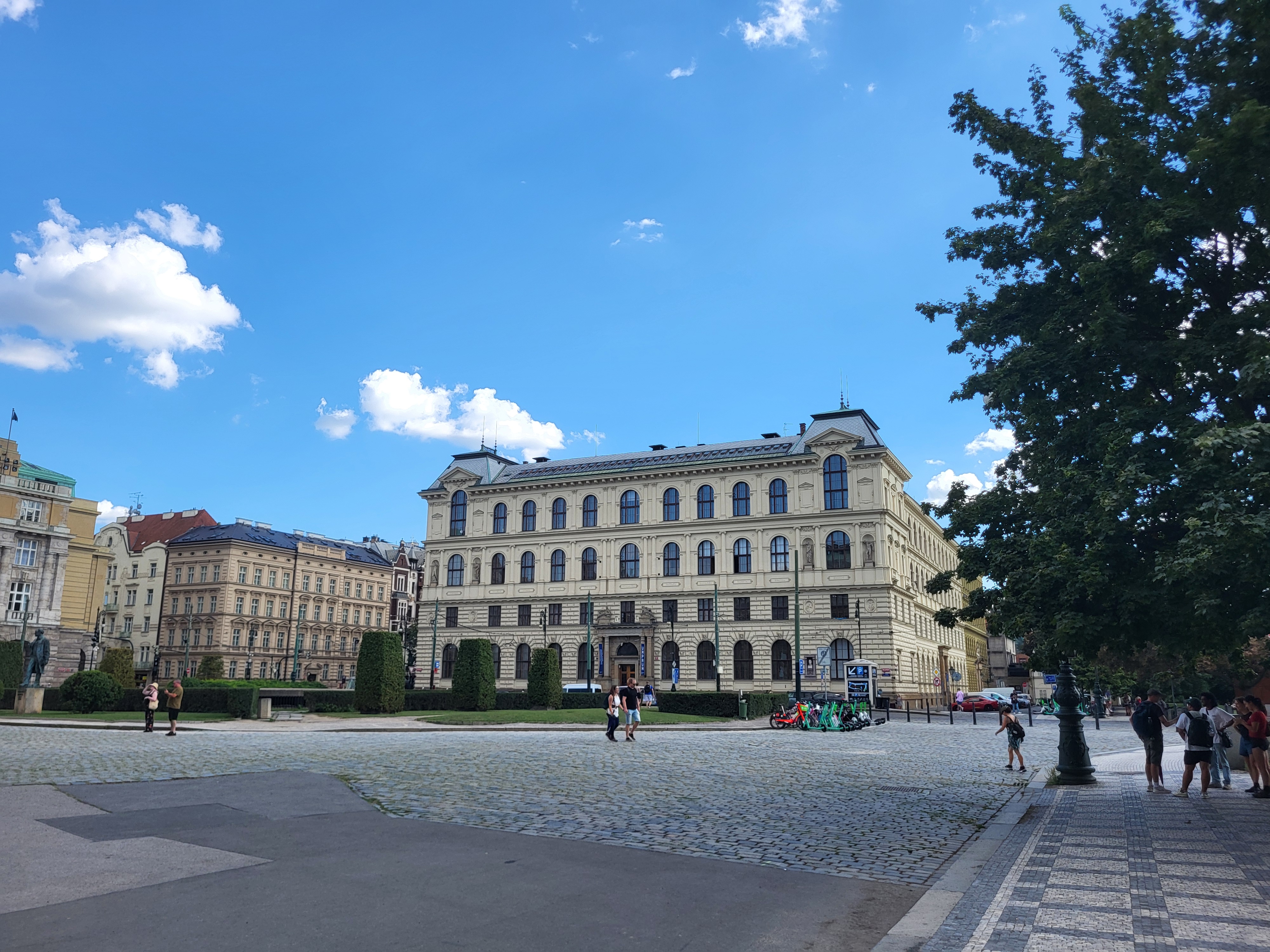 Taneční konzervatoř hlavního města Prahy, Praha 1, Křížovnická 7 foto 4