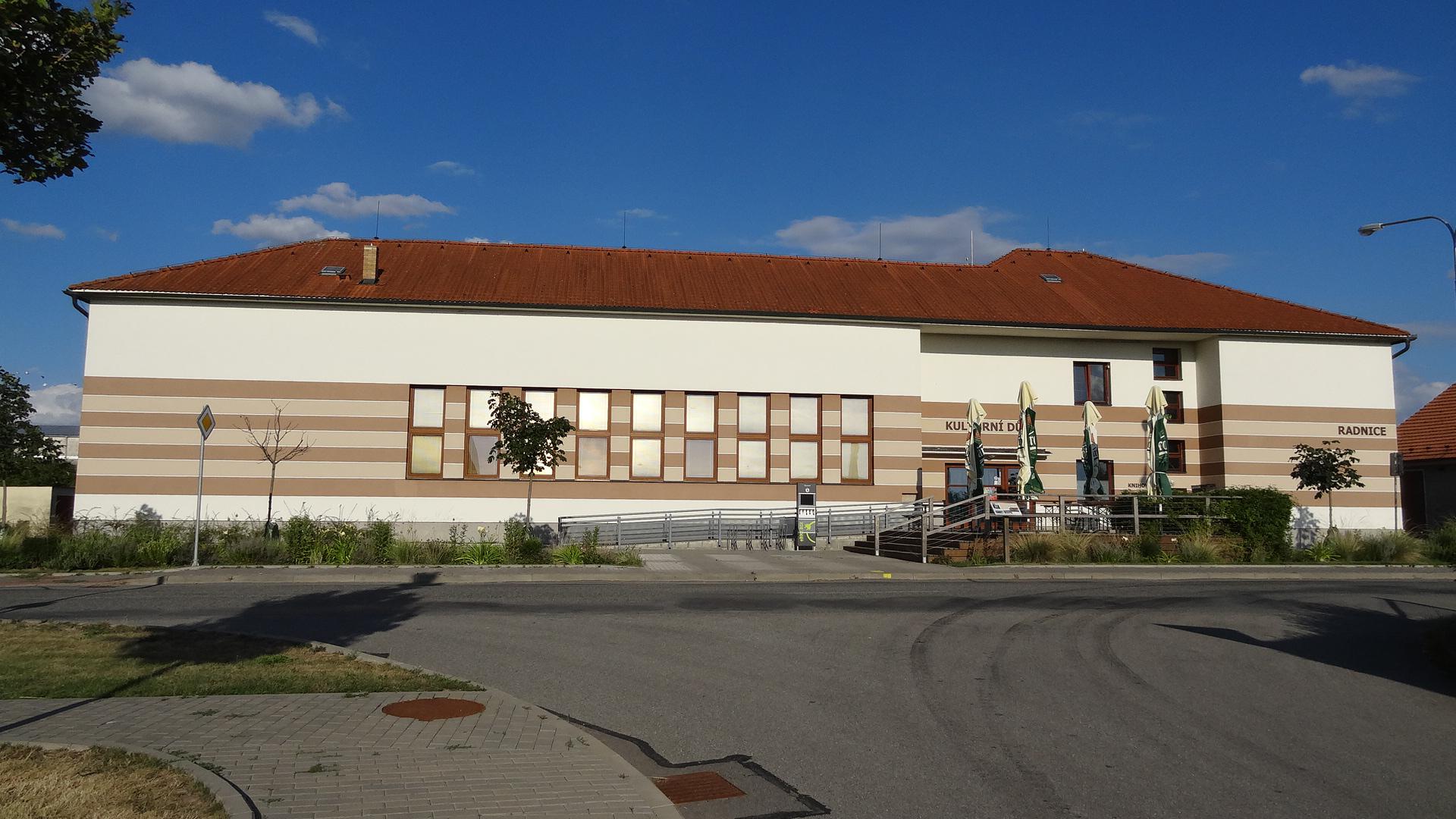Petrovice - obecní úřad foto 2