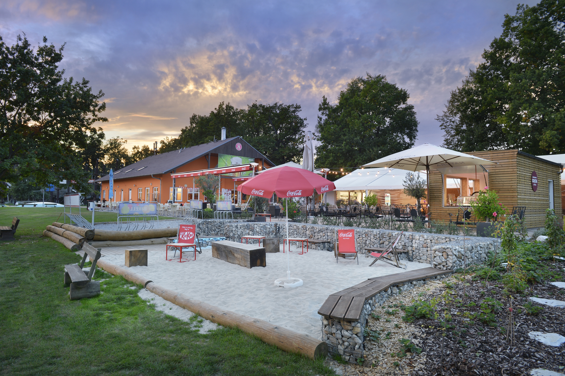 Restaurace & Kavárna Areál Hluboká foto 3