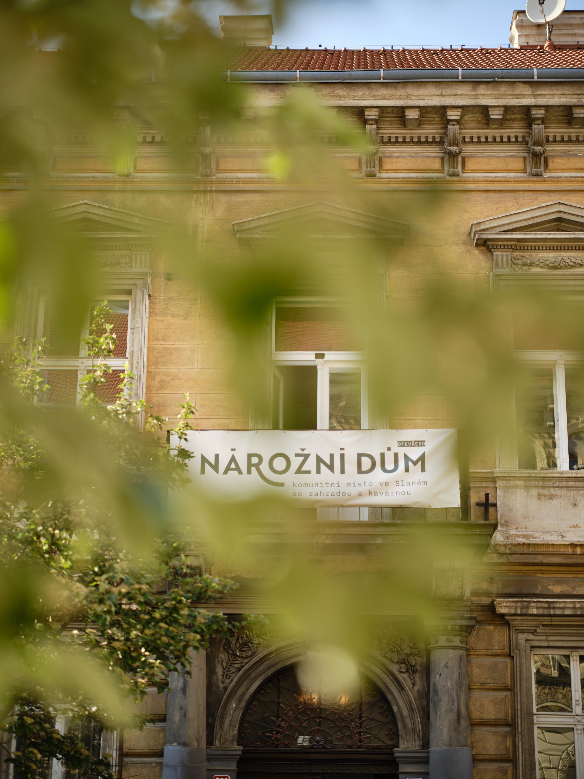 Nárožní dům foto 2