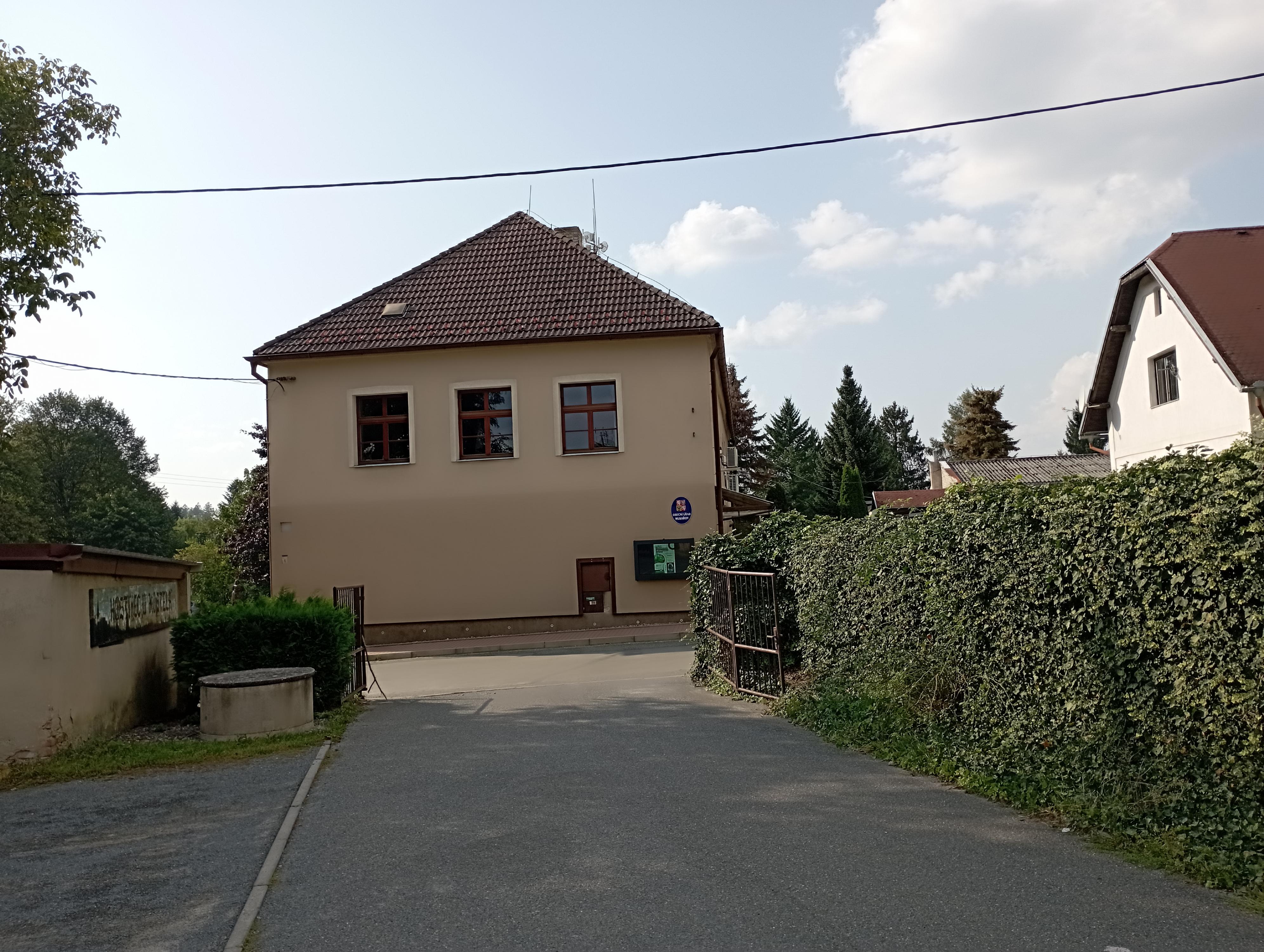 Mukařov - obecní úřad foto 3