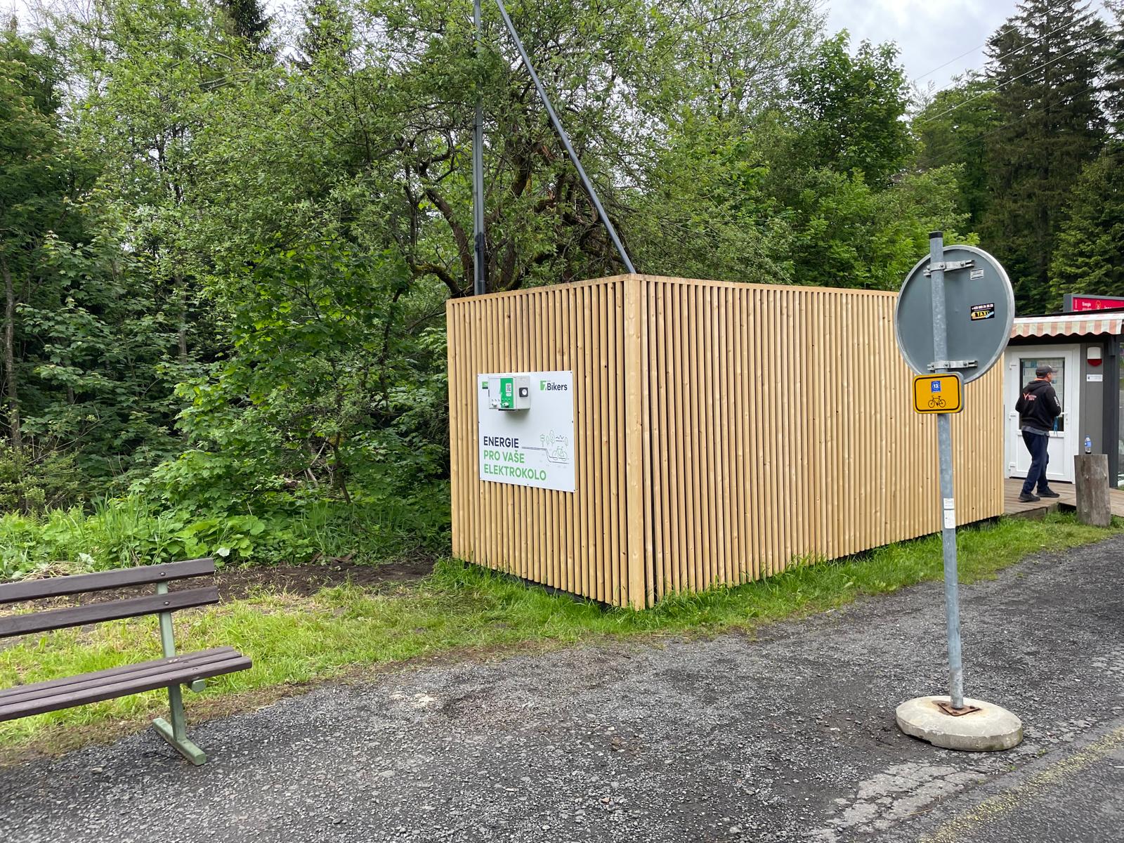 Nabíjecí stanice Parkoviště Špičácké sedlo - Enjoy Šumava s.r.o.