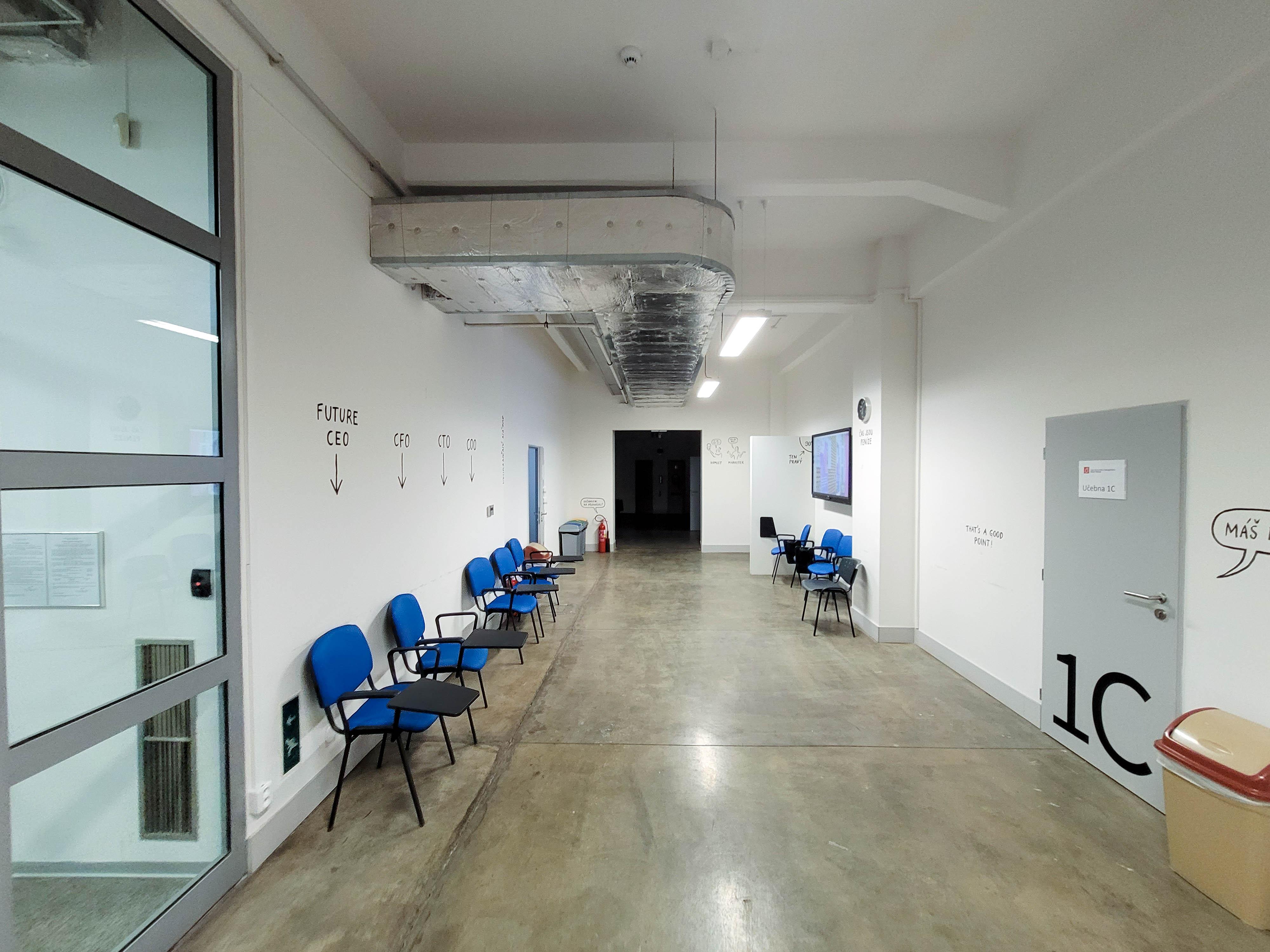 Ústav ekonomiky a managementu VŠCHT Praha foto 3