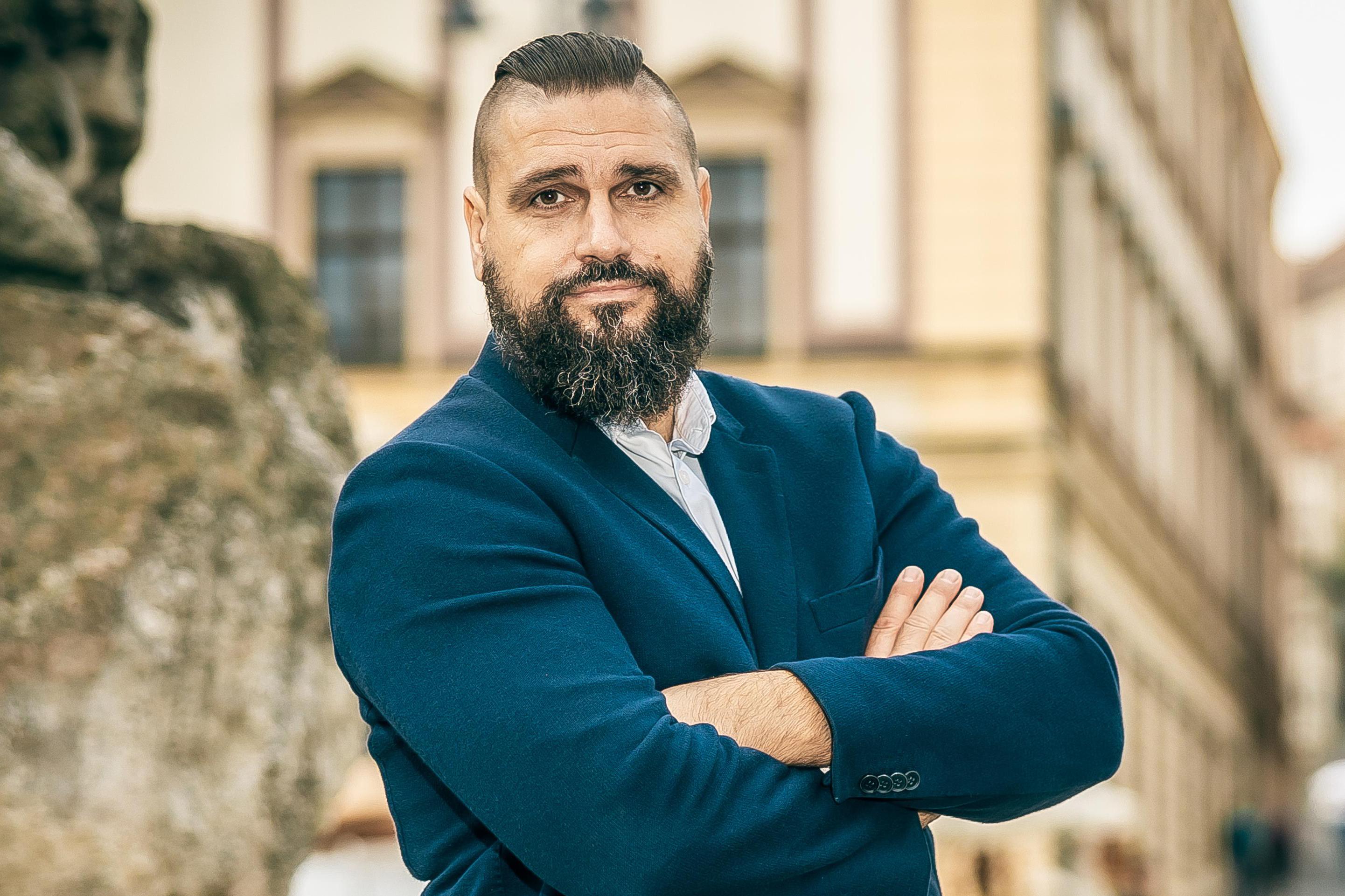 Zdeněk Mikulášek - realitní makléř