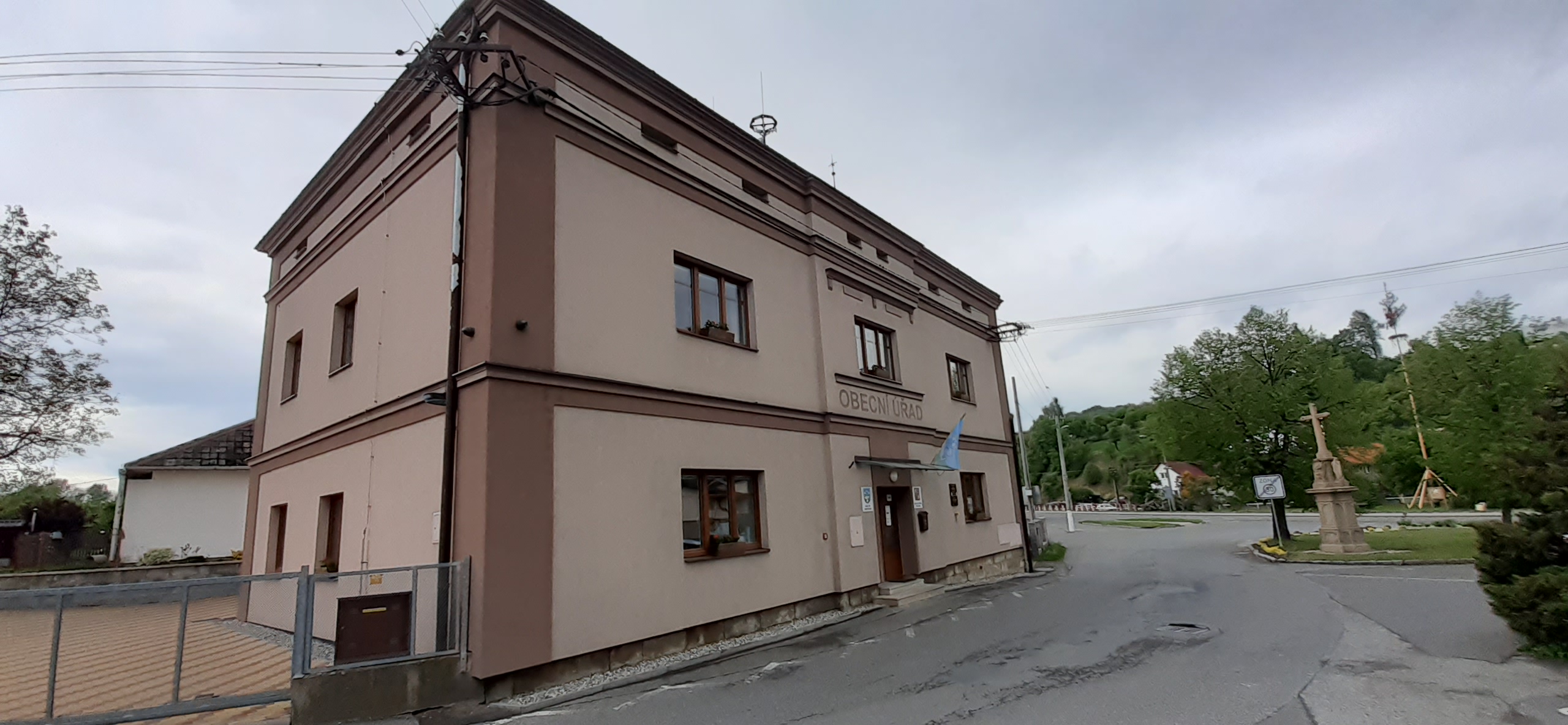 Poličná - obecní úřad foto 4