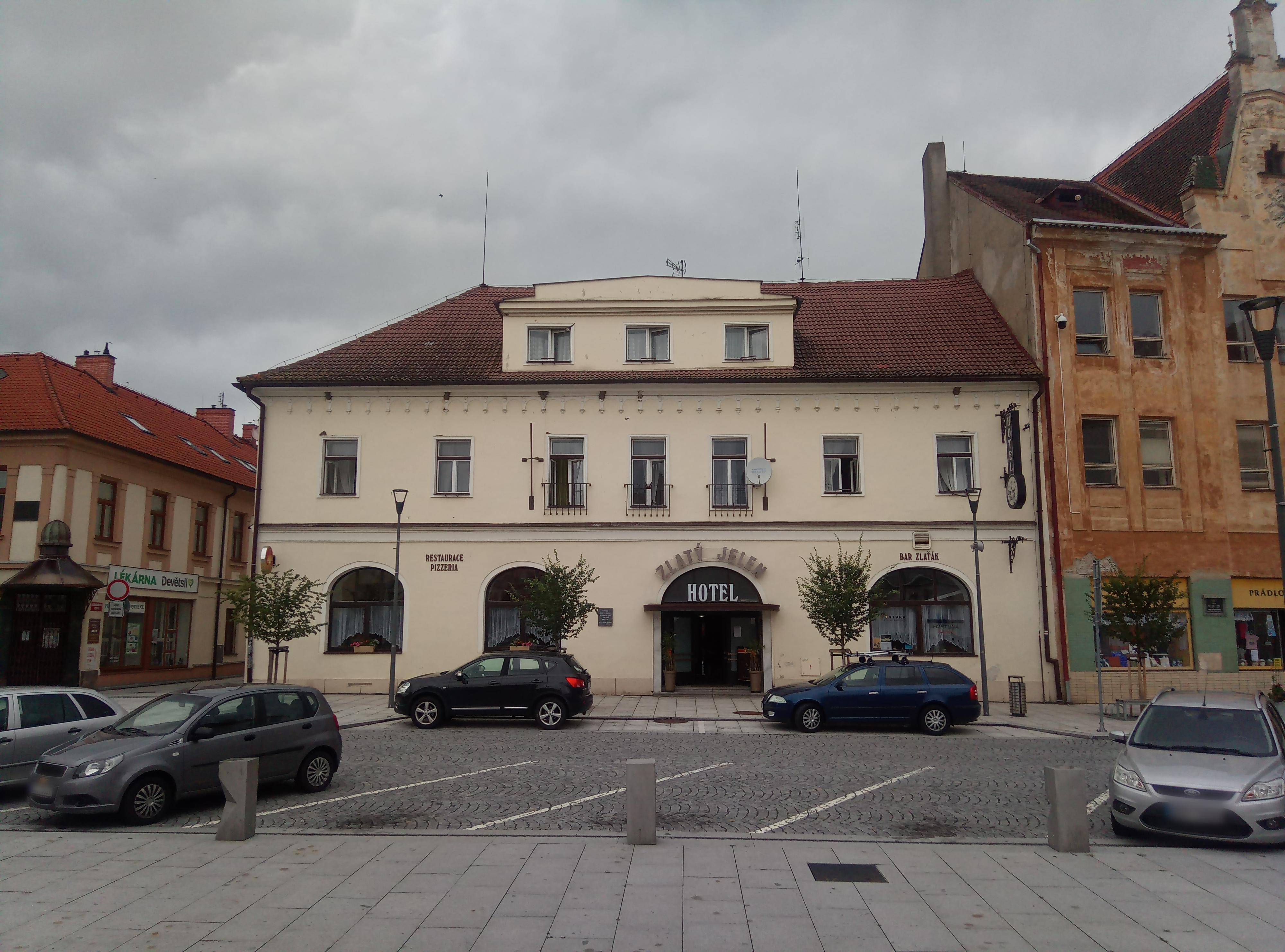 Hotel Zlatý Jelen foto 2