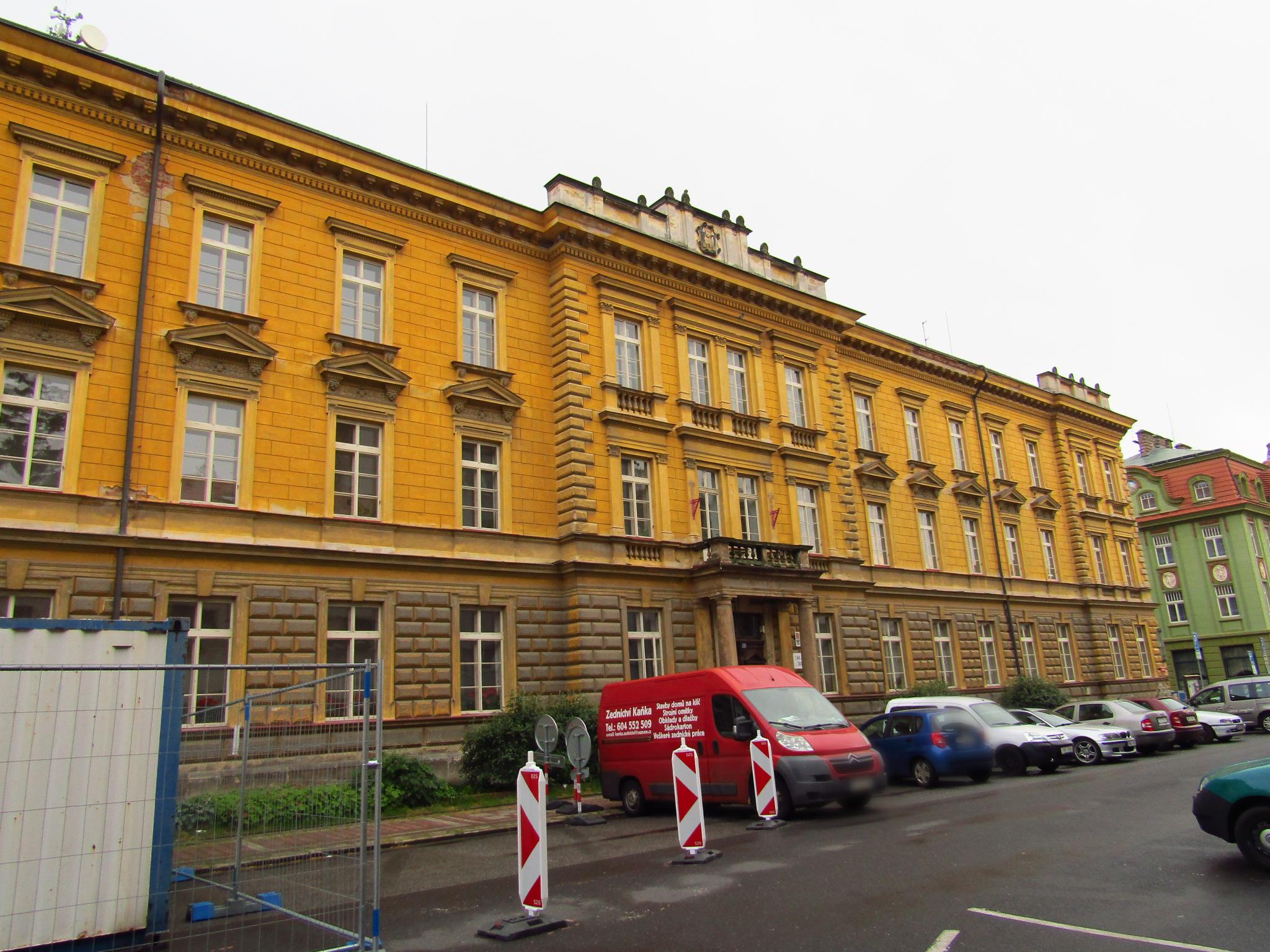 ZŠ Jičín, Husova foto 3