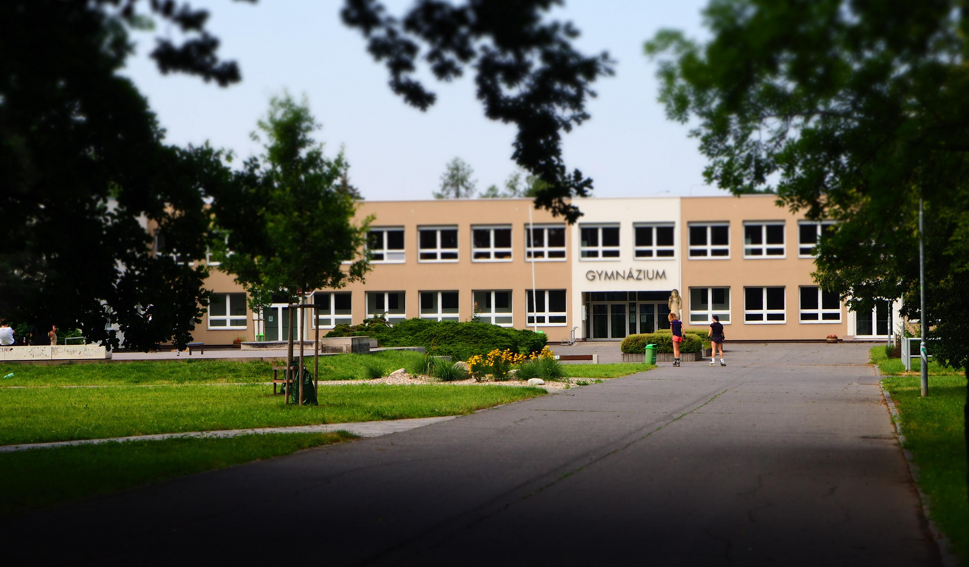 Gymnázium Pardubice, Mozartova foto 3