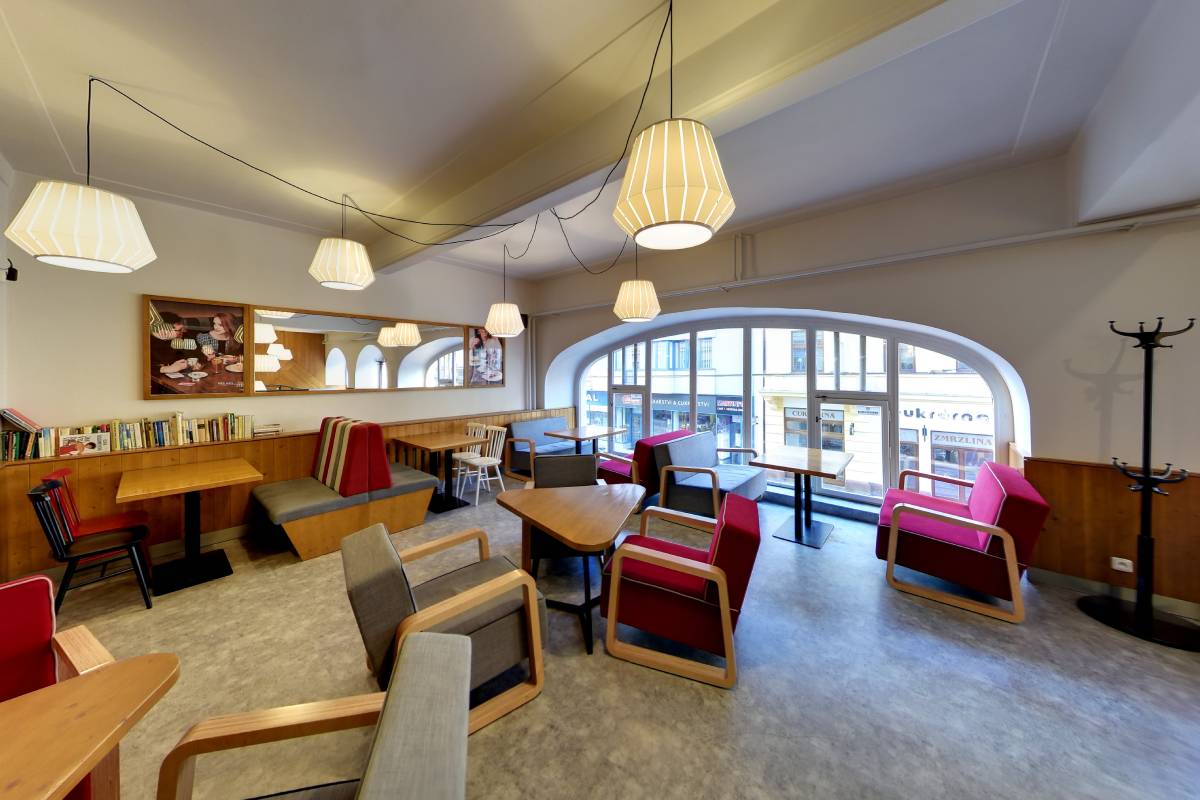 CrossCafe Třída Míru