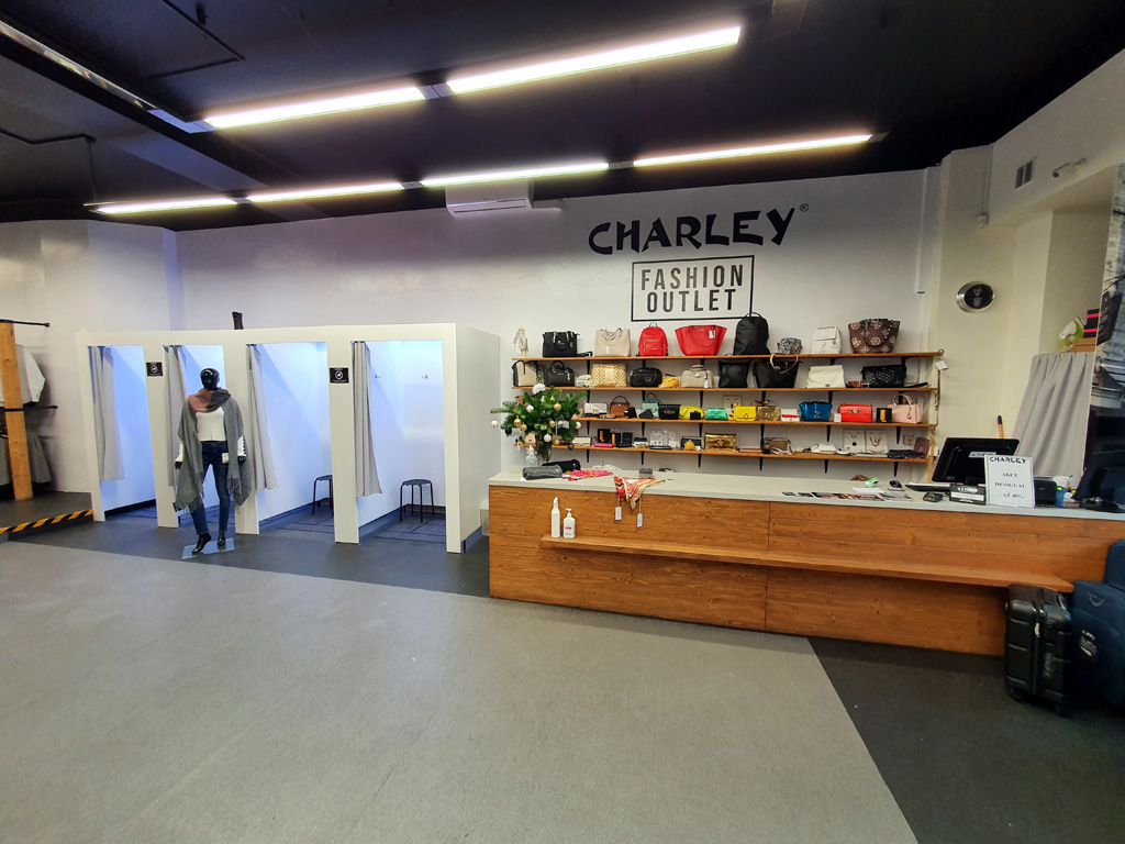 CHARLEY –  outlet foto 2