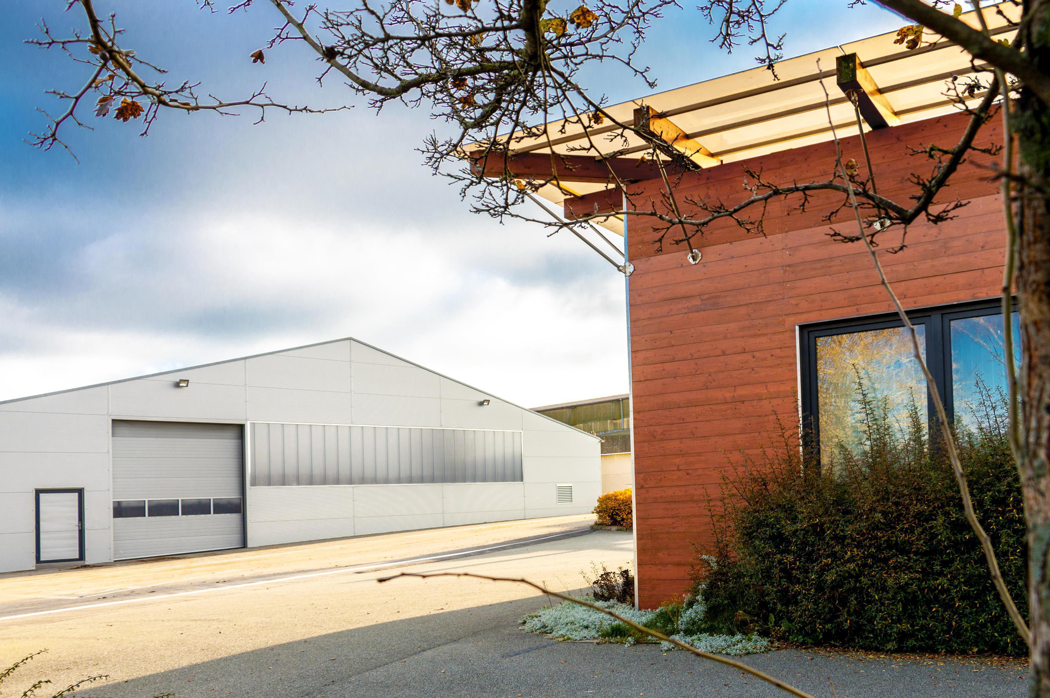 POLAK CZ s.r.o. divize MONTOVANÉ HALY