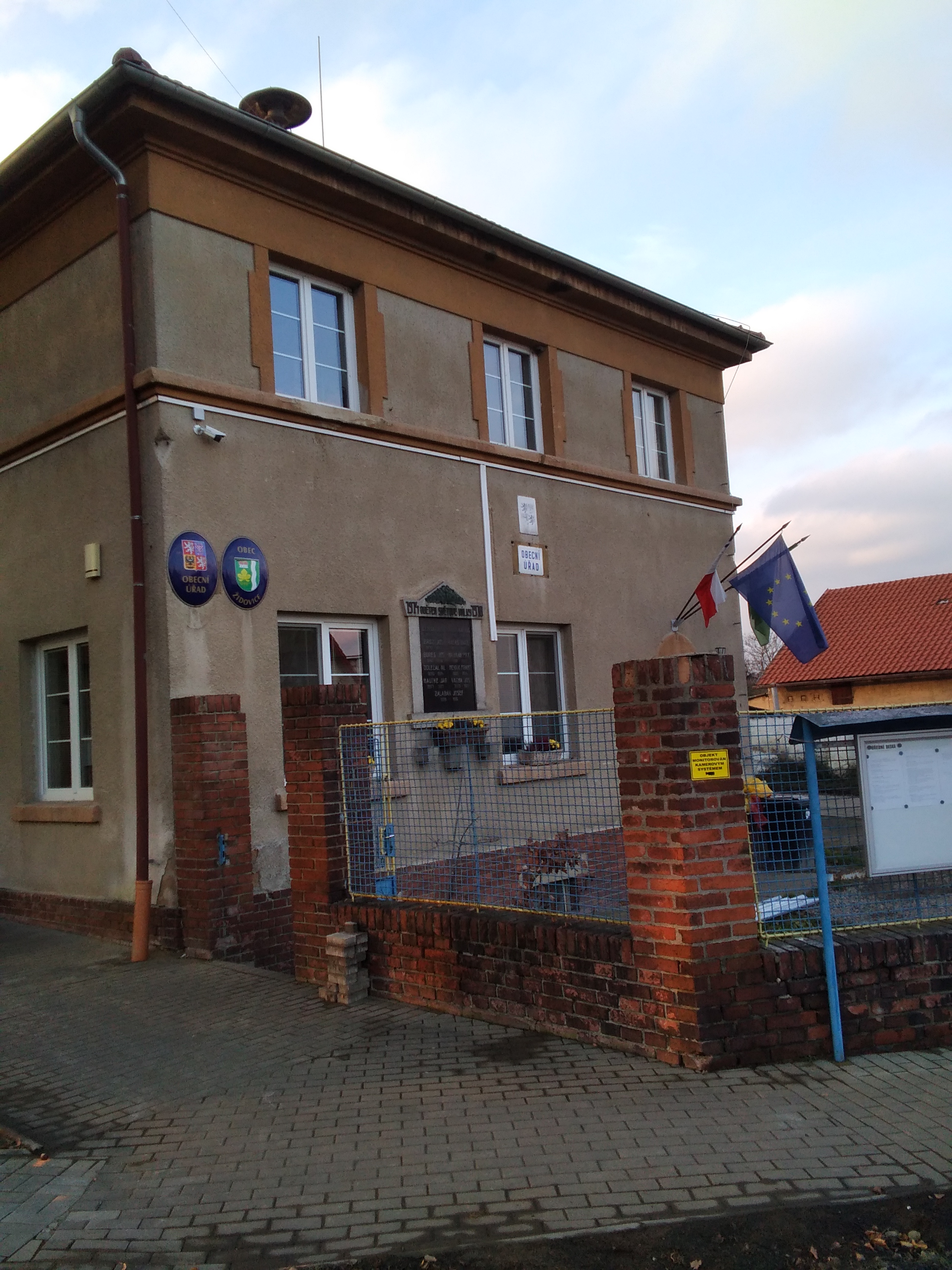 Židovice - obecní úřad foto 3
