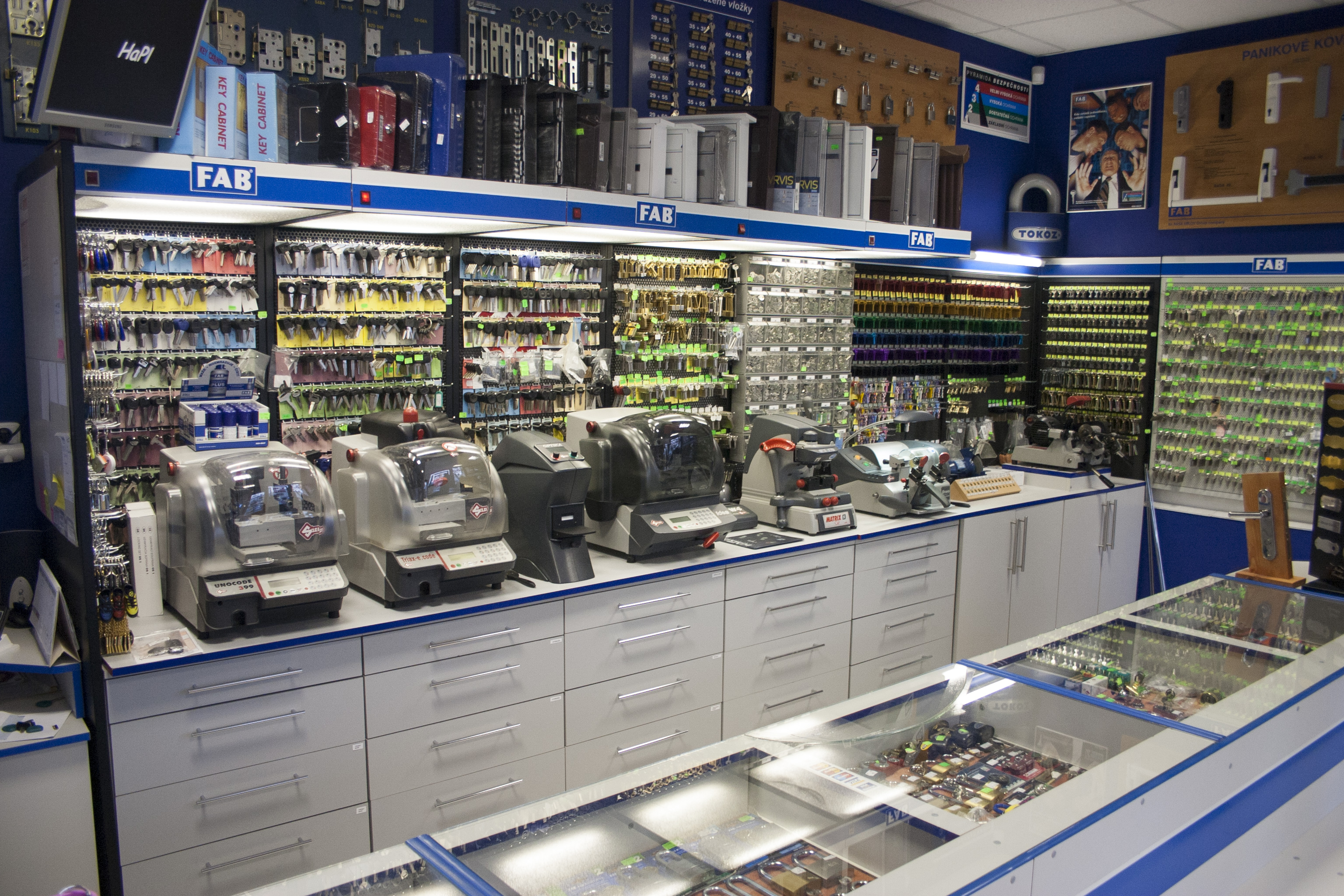 KLÍČOVÉ A TREZOROVÉ CENTRUM HAUSNER A PLNÝ foto 2