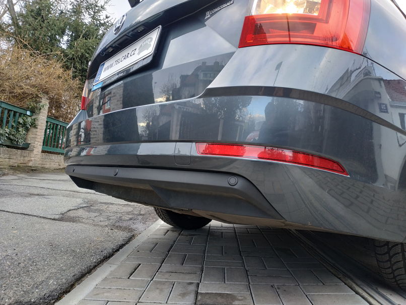 Miroslav Čevela - montáž tažného zařízení foto 6