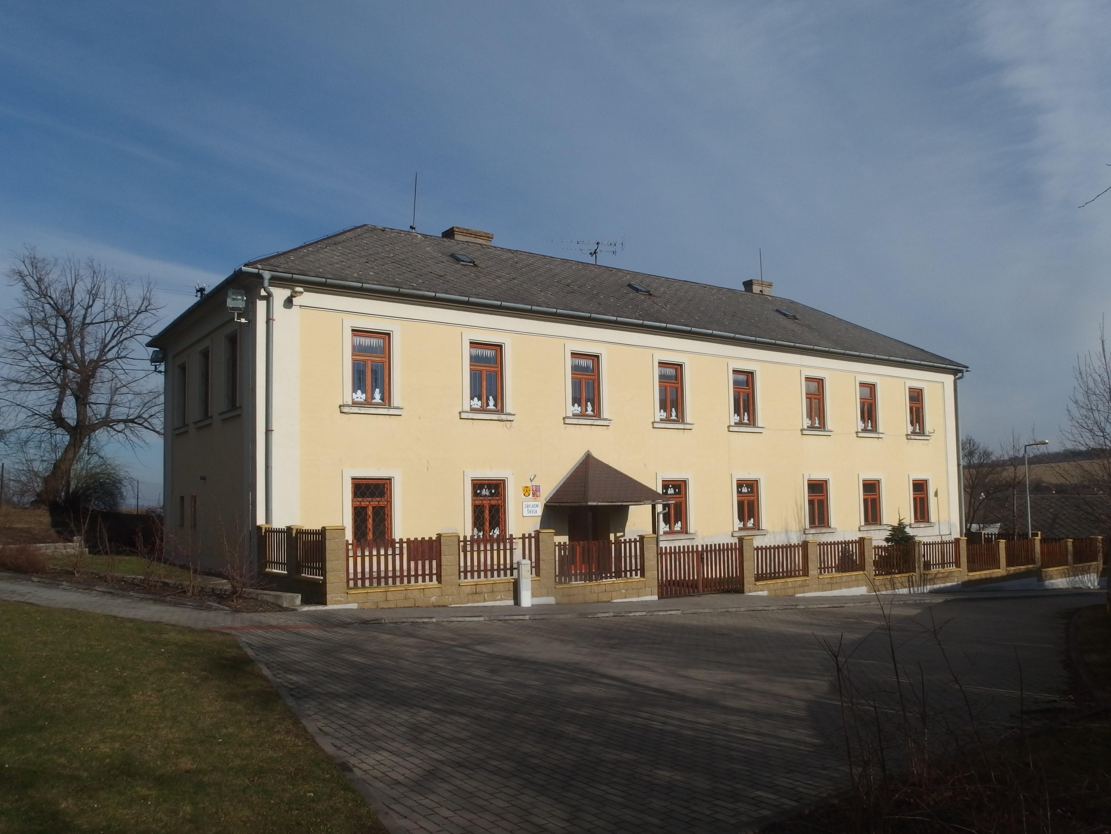 Základní škola a Mateřská škola Roštín