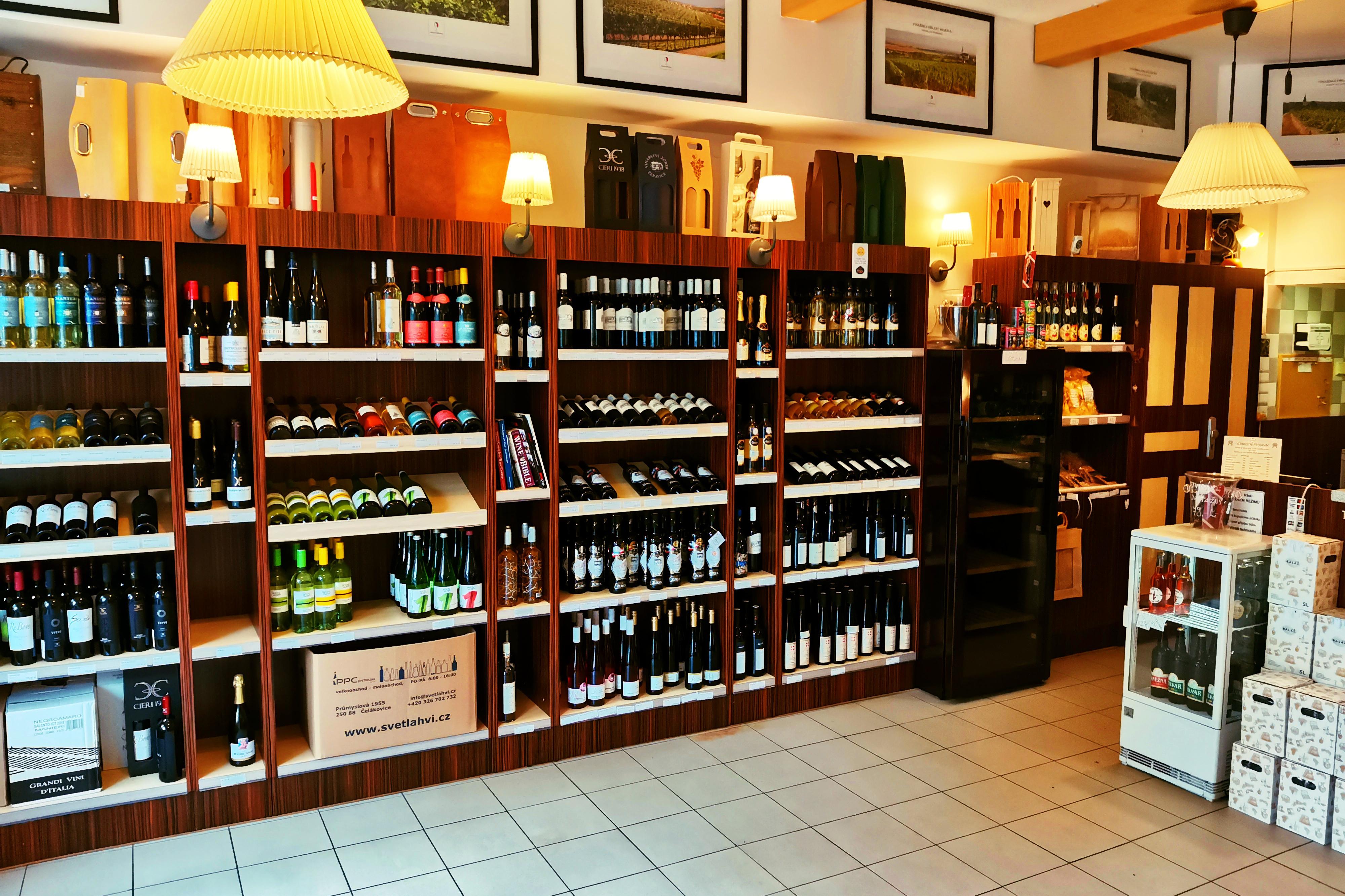 Vinotéka Slámovka - podnikjakovino