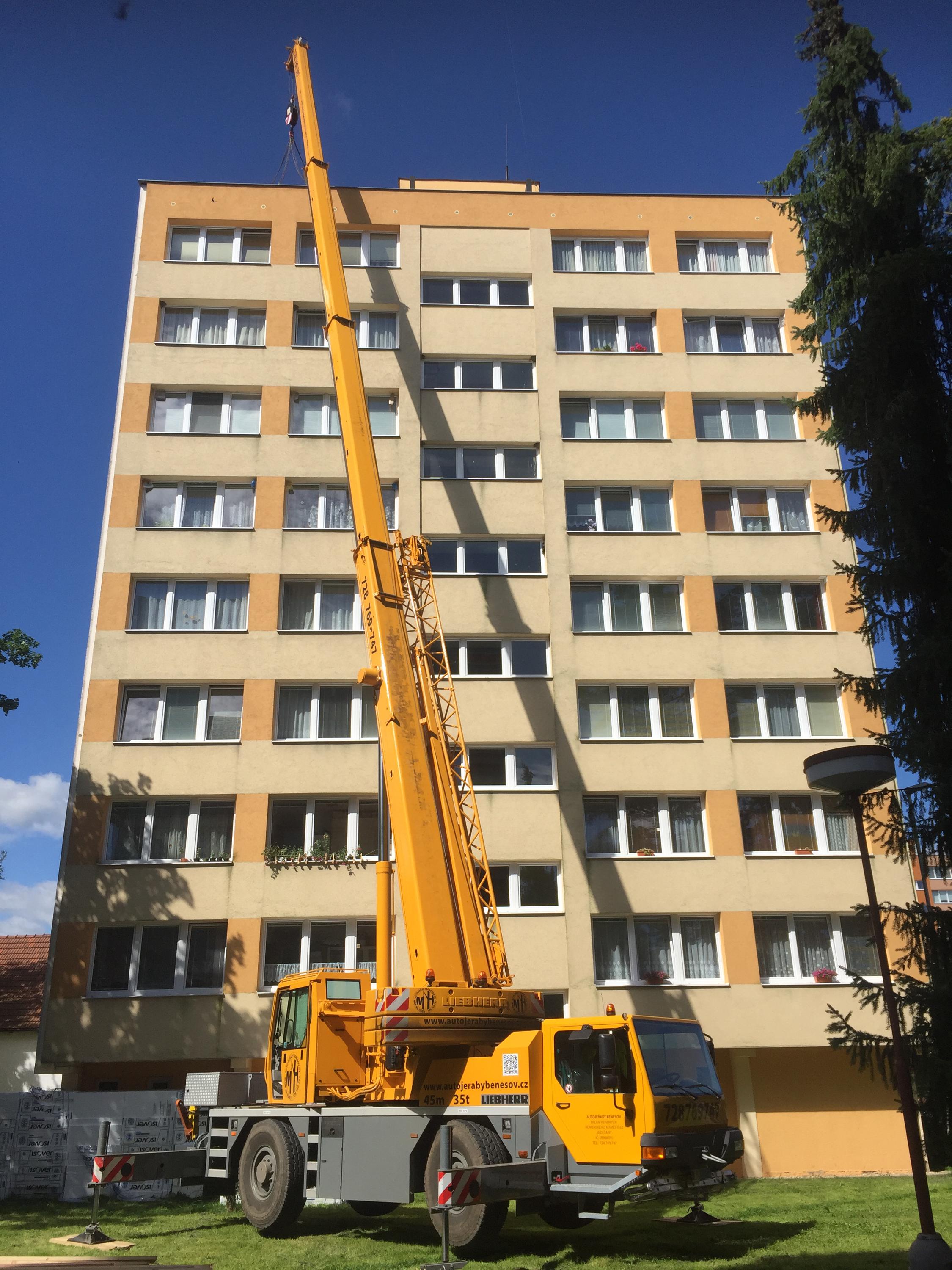 Jeřábnické práce Benešov Černoleská foto 3