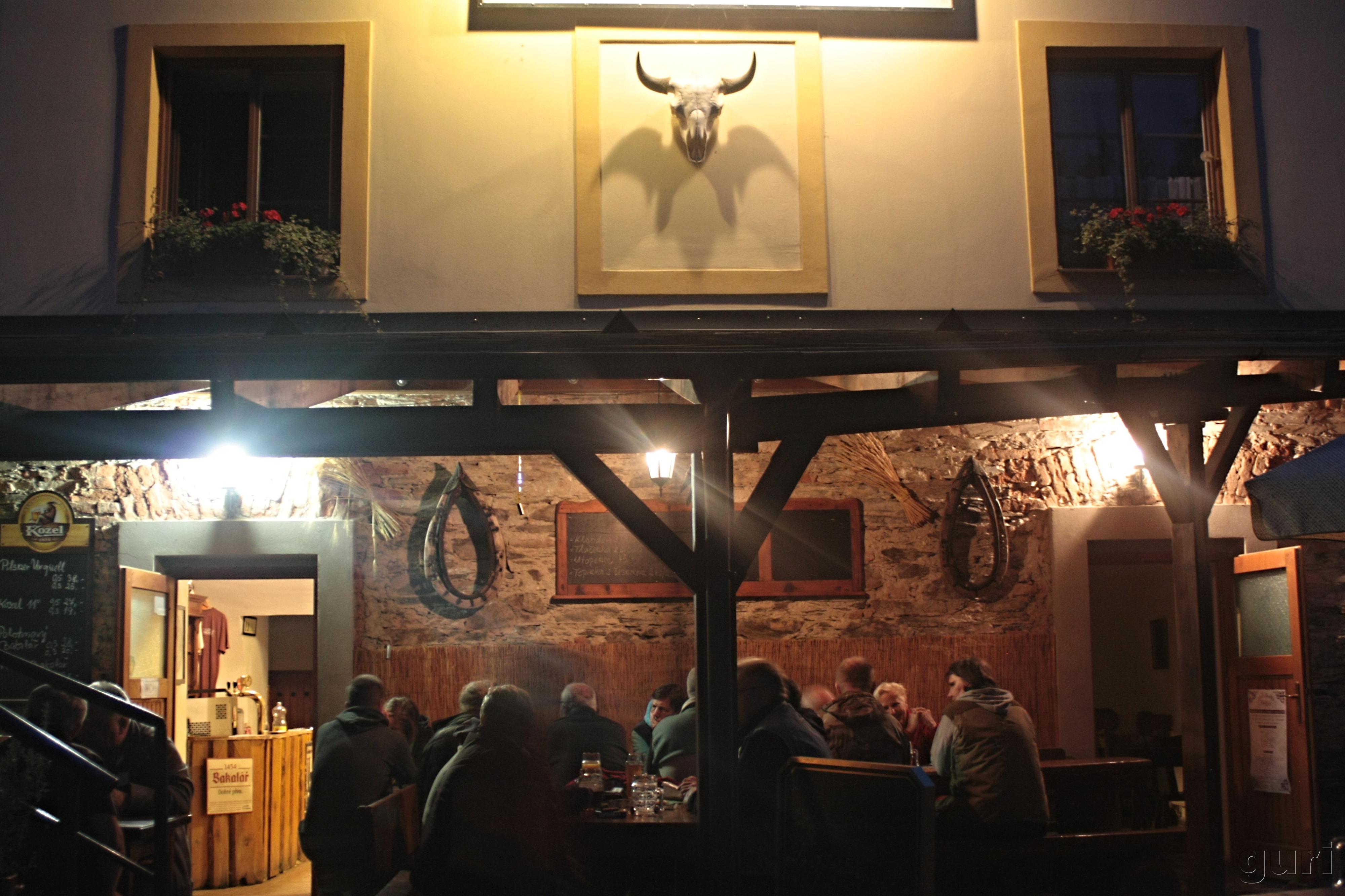 Hostinec u kamenného mostu