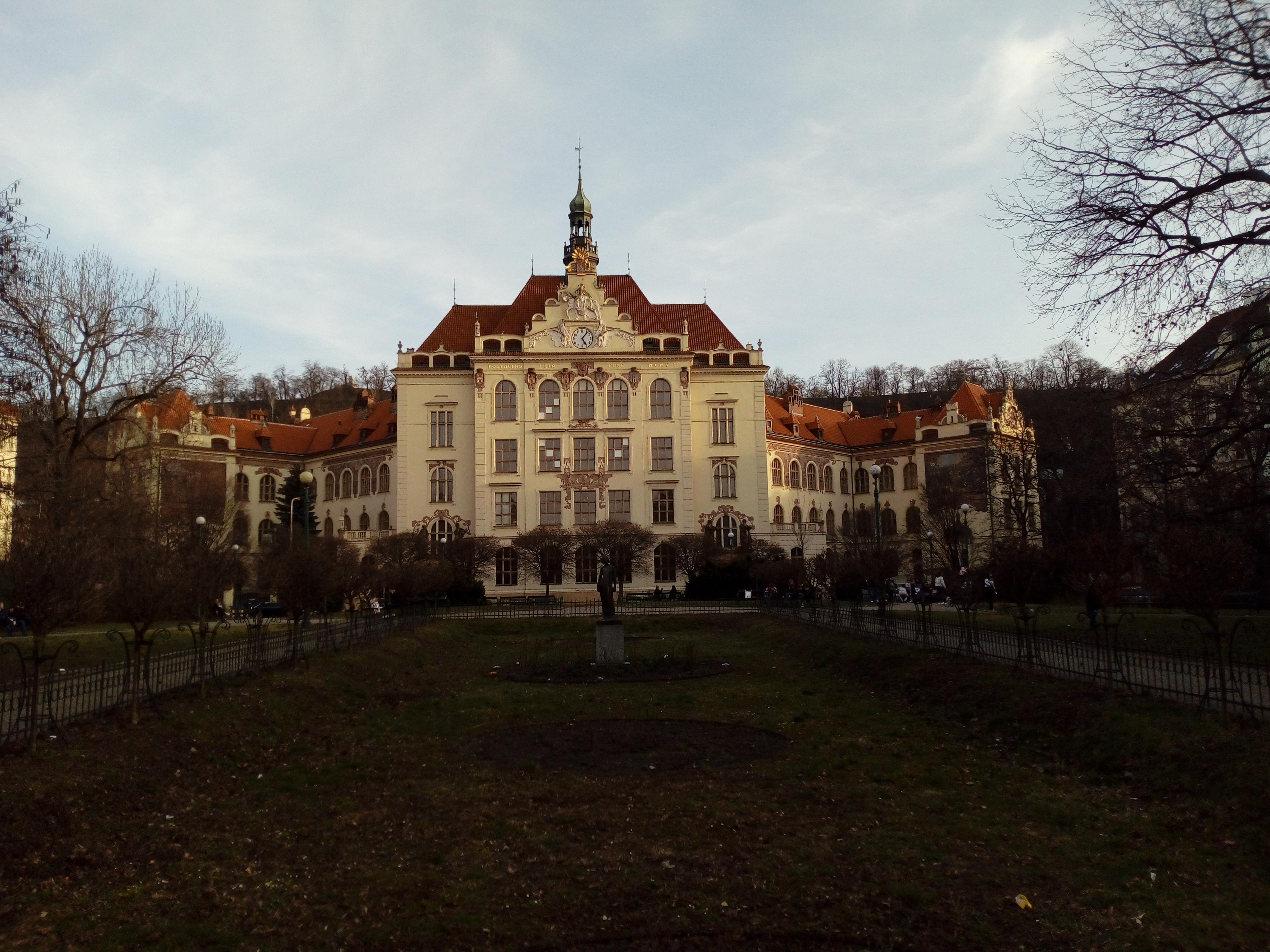 ZŠ a MŠ Praha 8, Lyčkovo náměstí foto 5