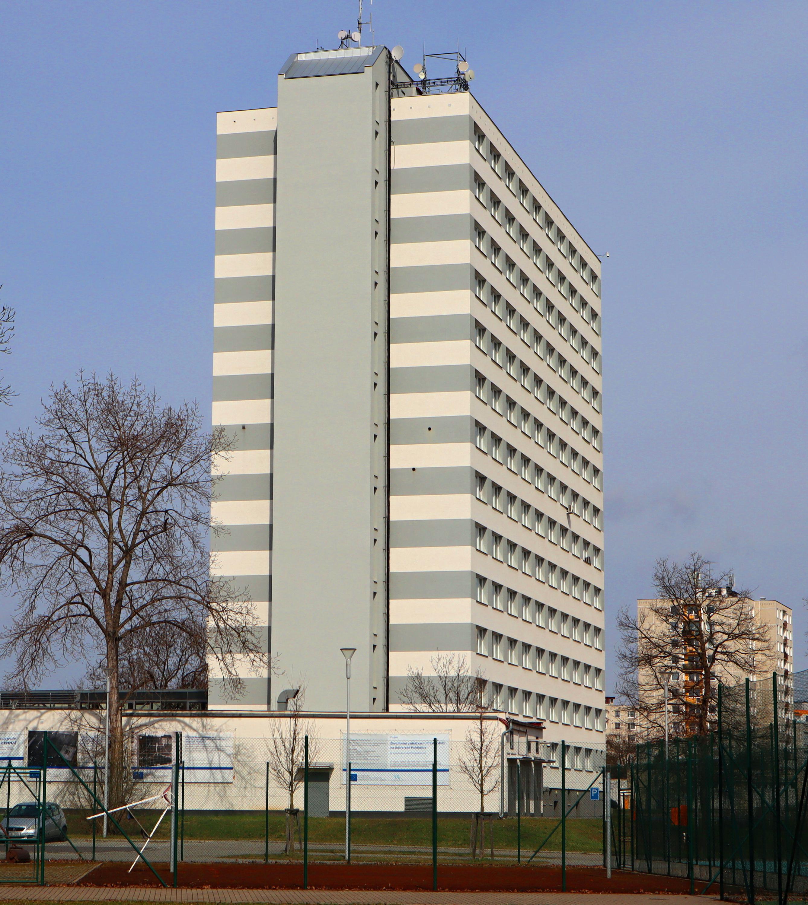 Univerzita Pardubice - Fakulta ekonomicko-správní foto 4