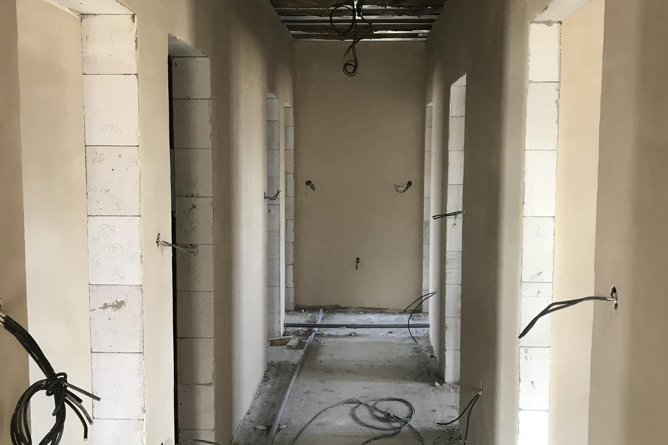 Stavební práce, obkladačské práce, sádrokartony, domy na klíč, zámkové dlažby,zateplení domů, rekonstrukce domů, kácení stromůLukáš Jeníček