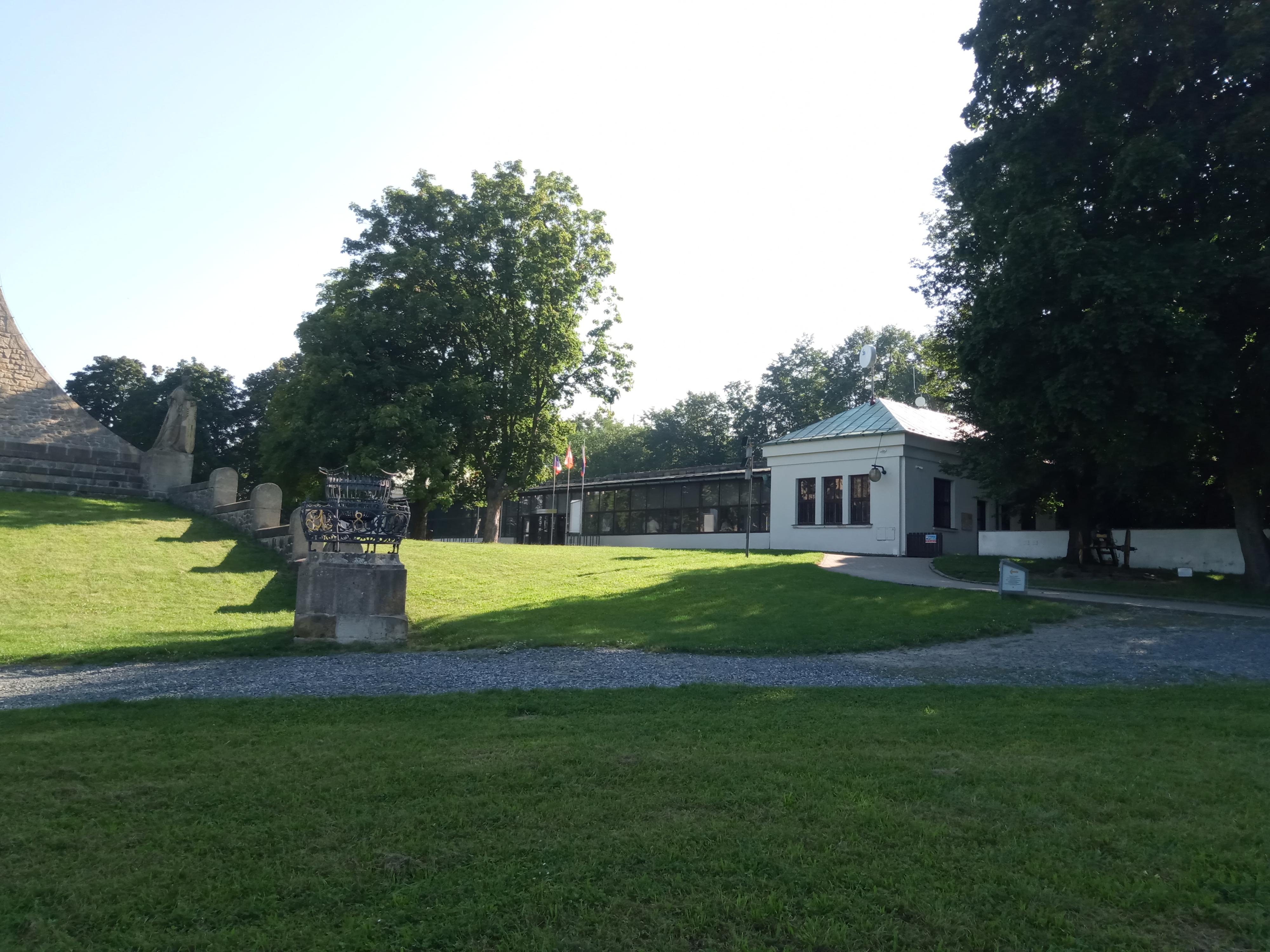 Kavárna Mohyla míru foto 2