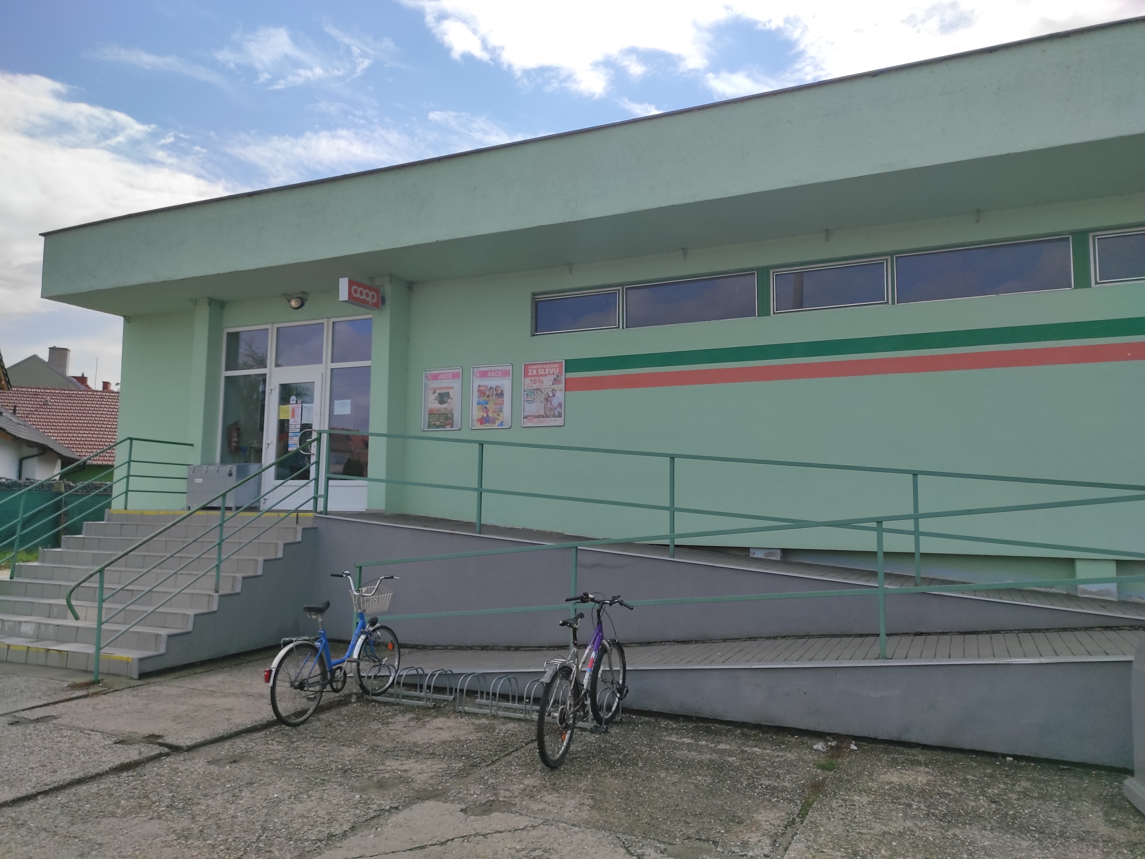 Jednota, spotřební družstvo v Hodoníně - COOP foto 3