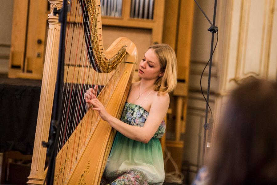 Harfistka Kateřina Štěpánková foto 1
