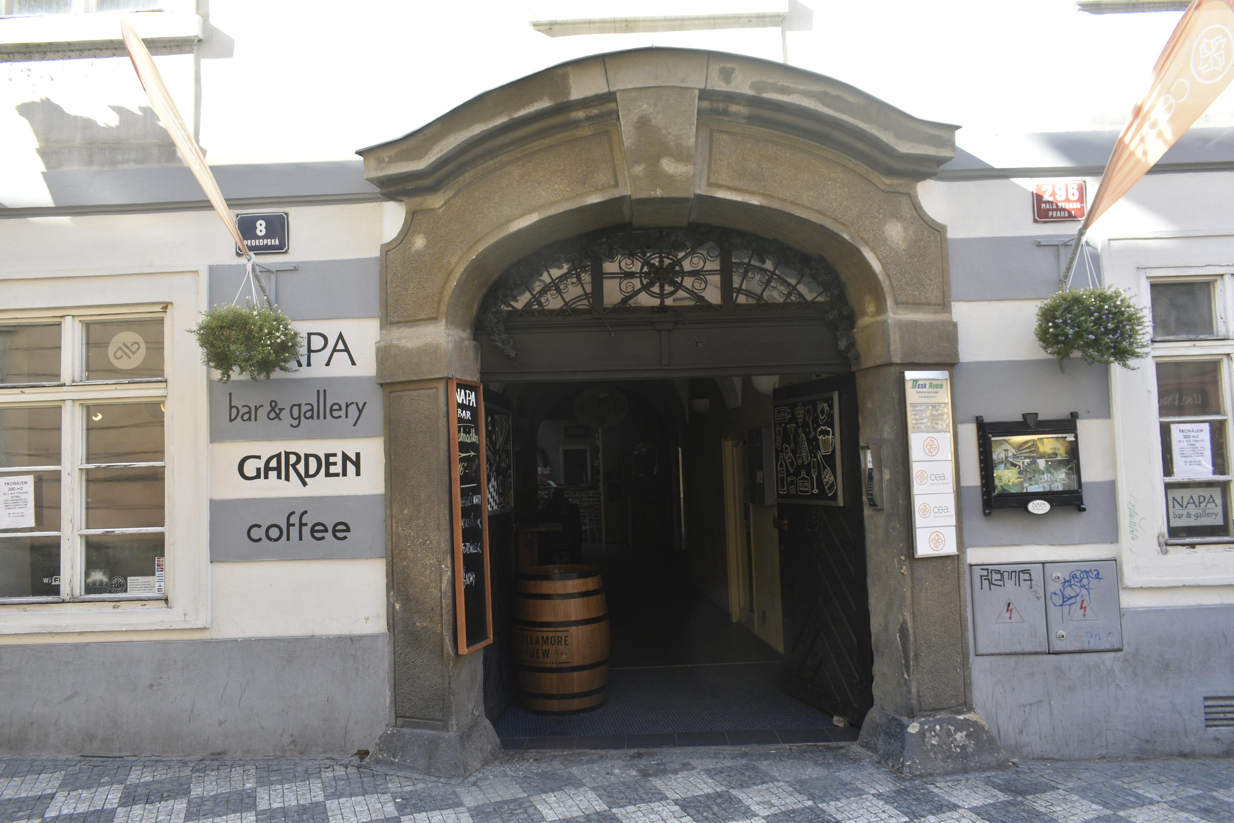 NAPA bar and gallery foto 5