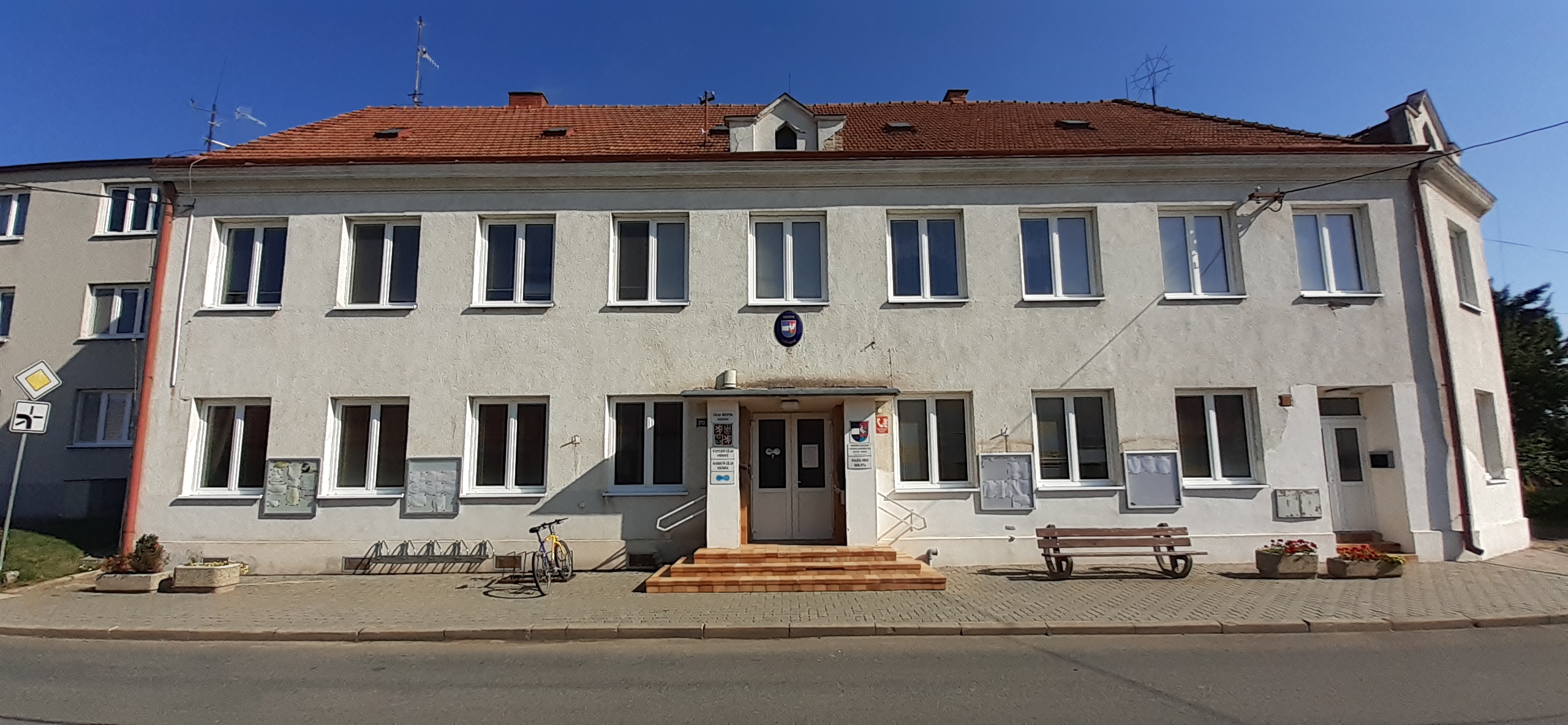 Višňové - úřad městyse foto 3