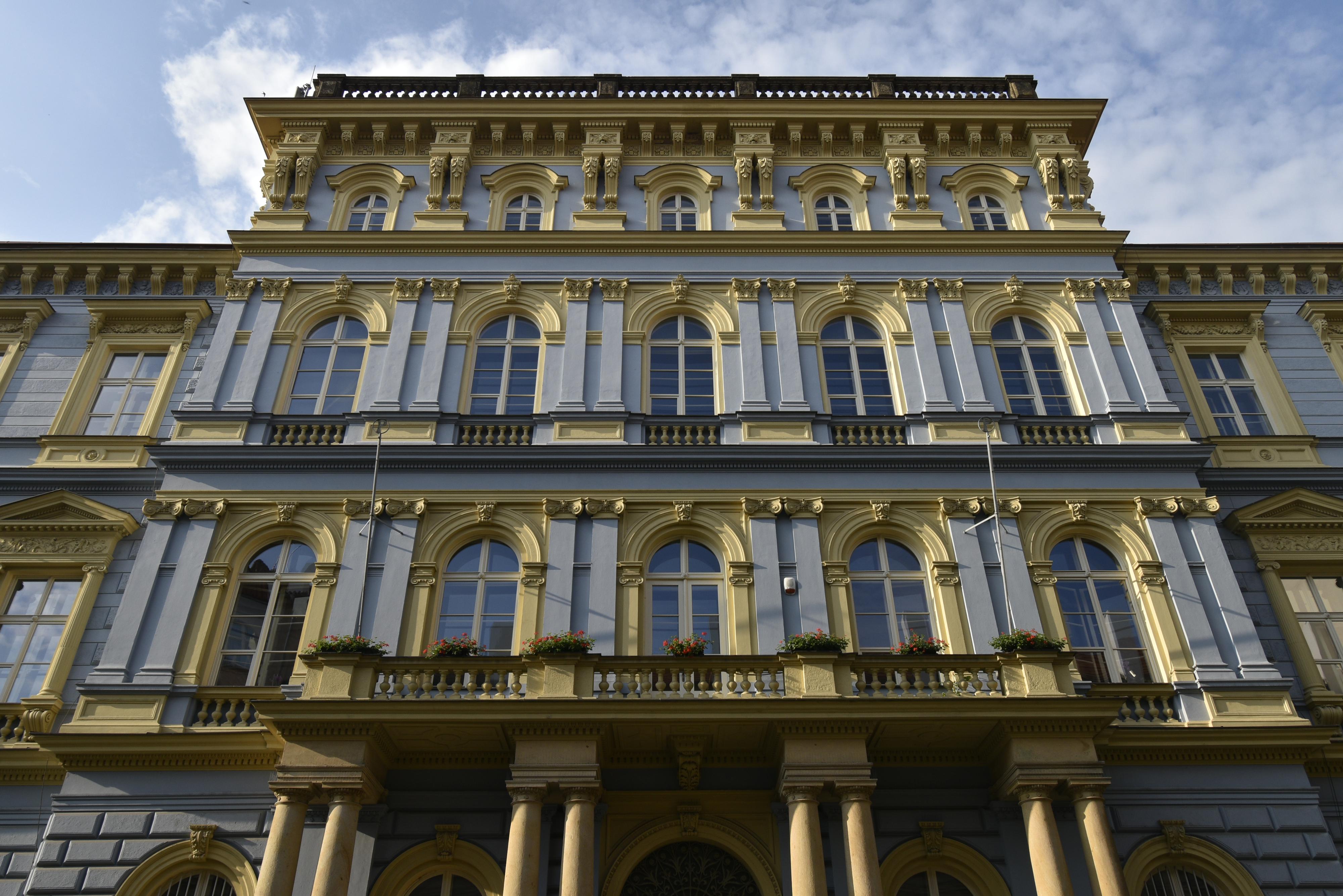 Gymnázium Jana Nerudy, škola hlavního města Prahy foto 4