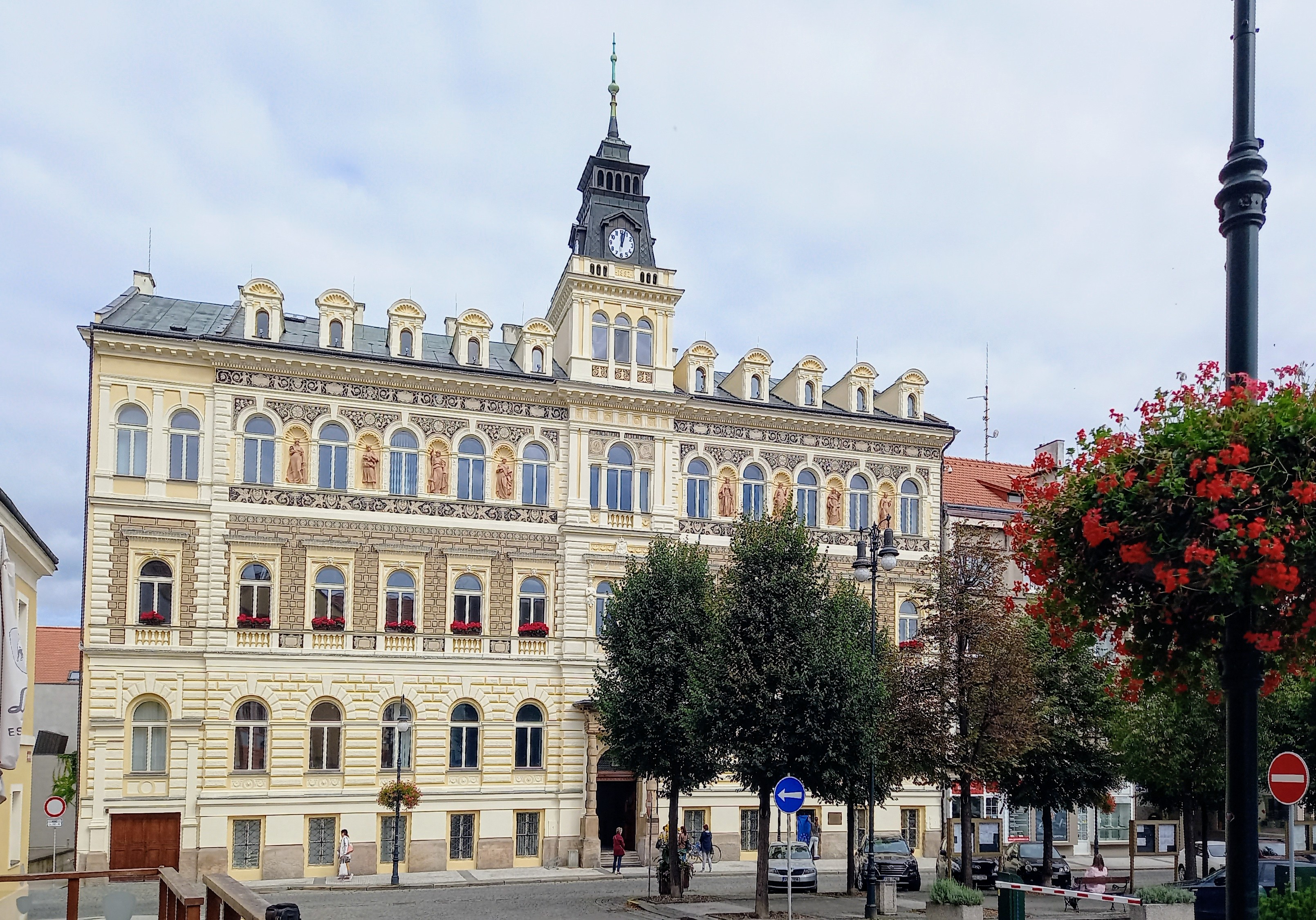 Louny - městský úřad foto 6