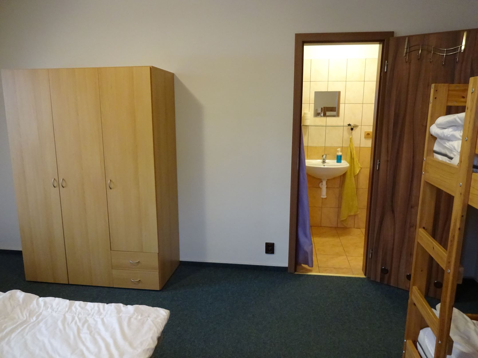 Pod spálenou hospodou foto 4