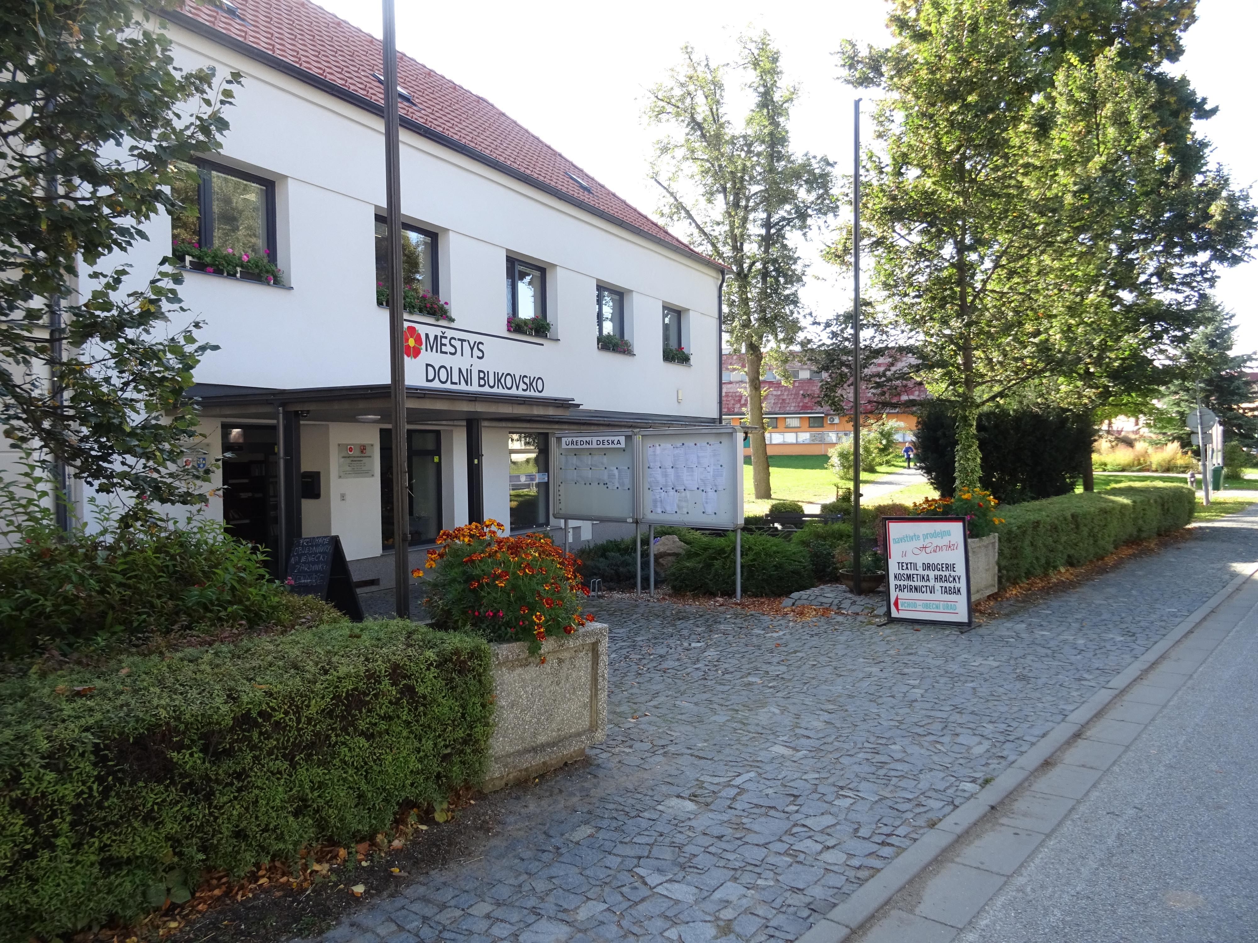 Dolní Bukovsko - úřad městyse foto 3