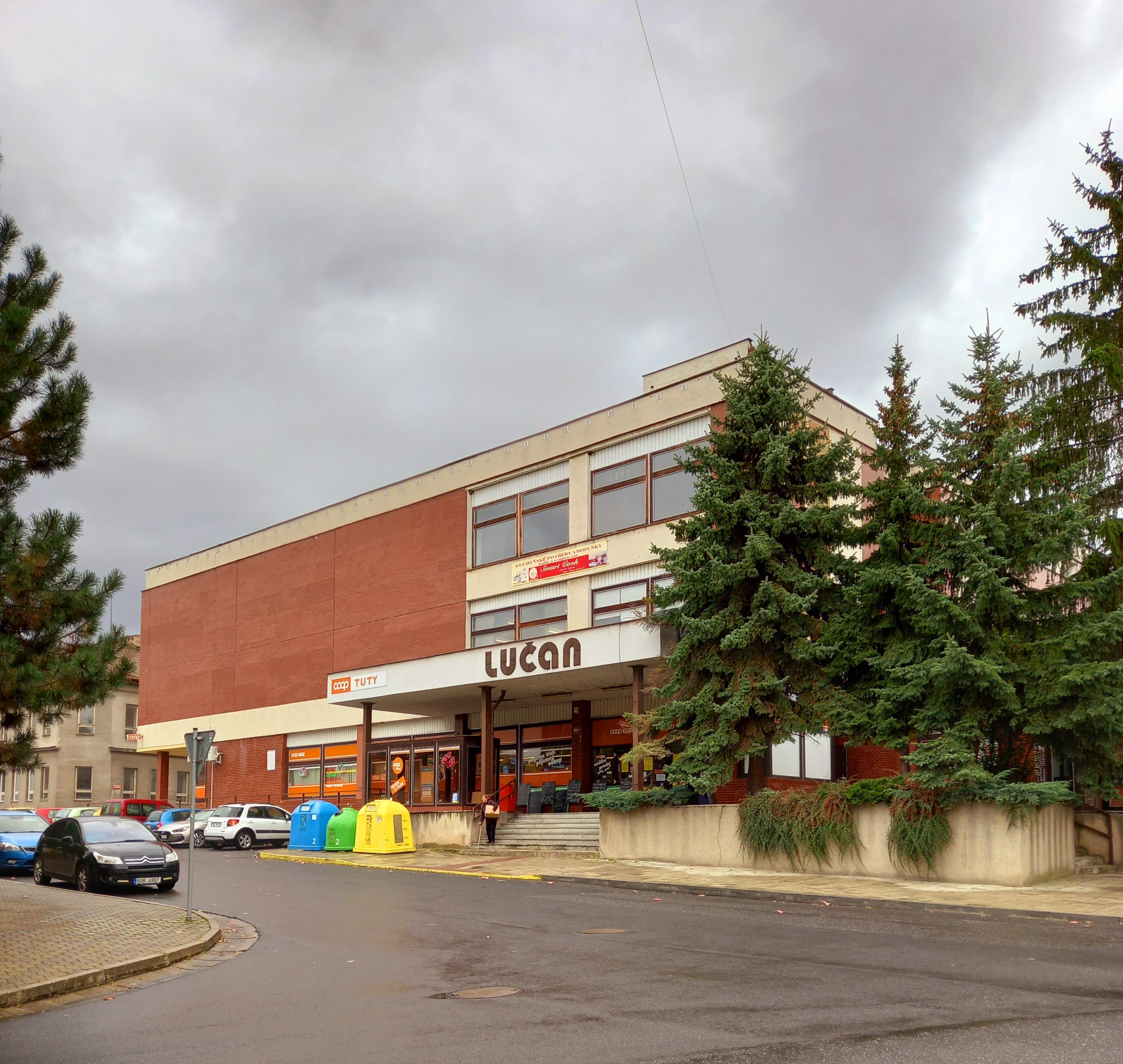 JEDNOTA, spotřební družstvo v Podbořanech - COOP foto 2