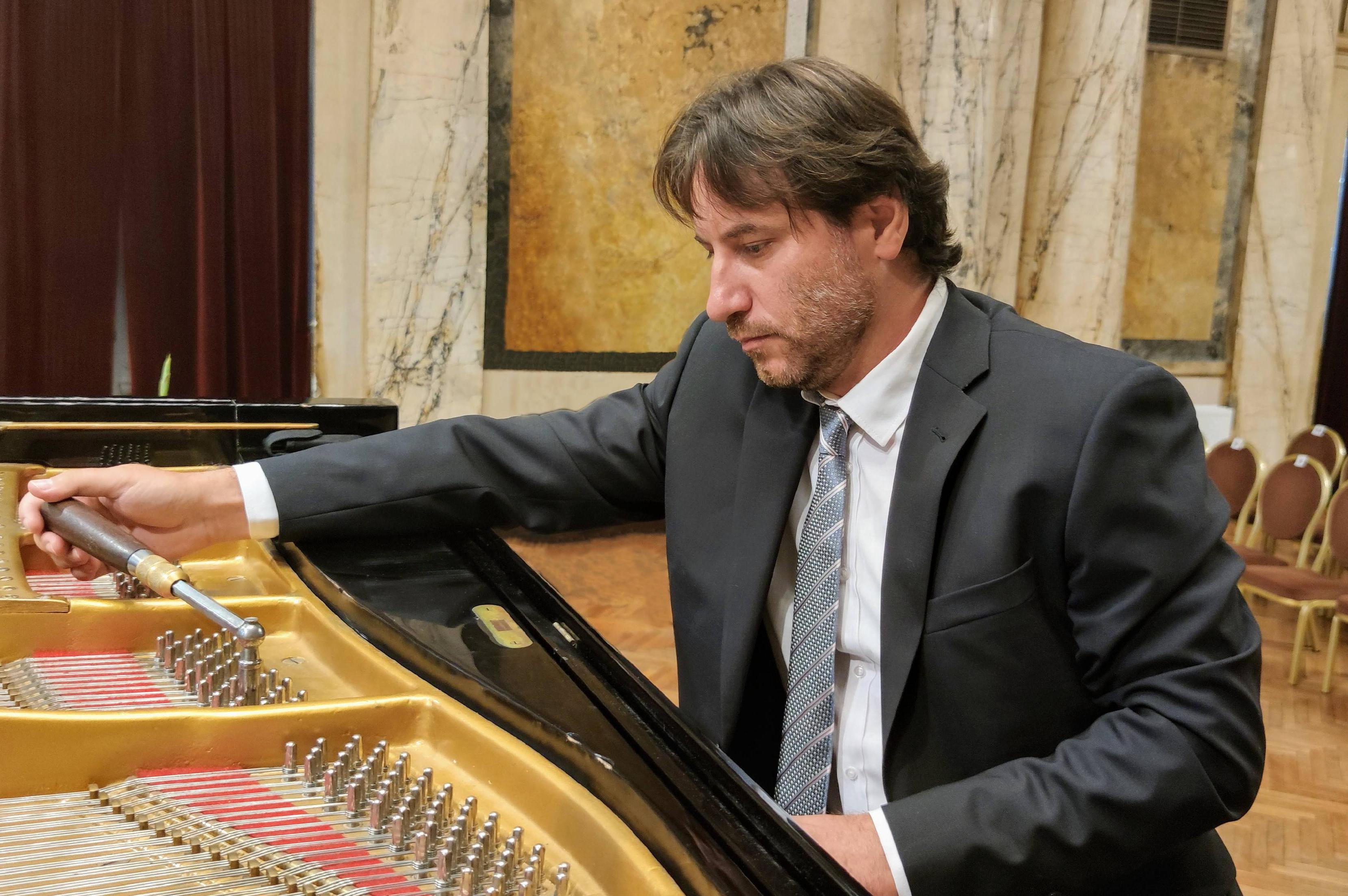 Olimpiu Cretan - Ladění a opravy klavírů