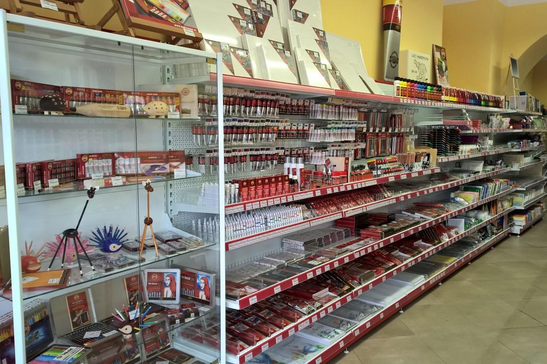 Regály do obchodů - Vybavení rychle a levně