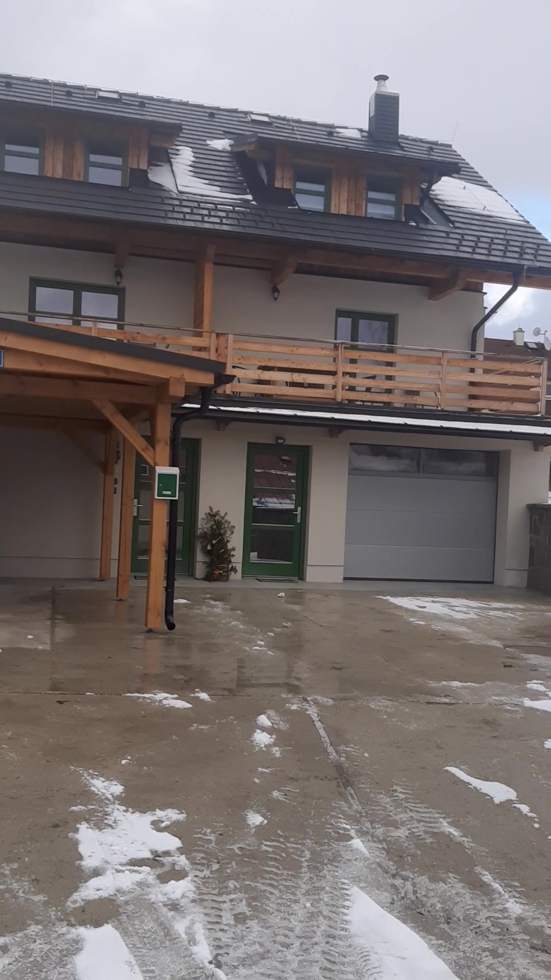 Apartmány Zelený Jelen foto 2 (náhled videa)