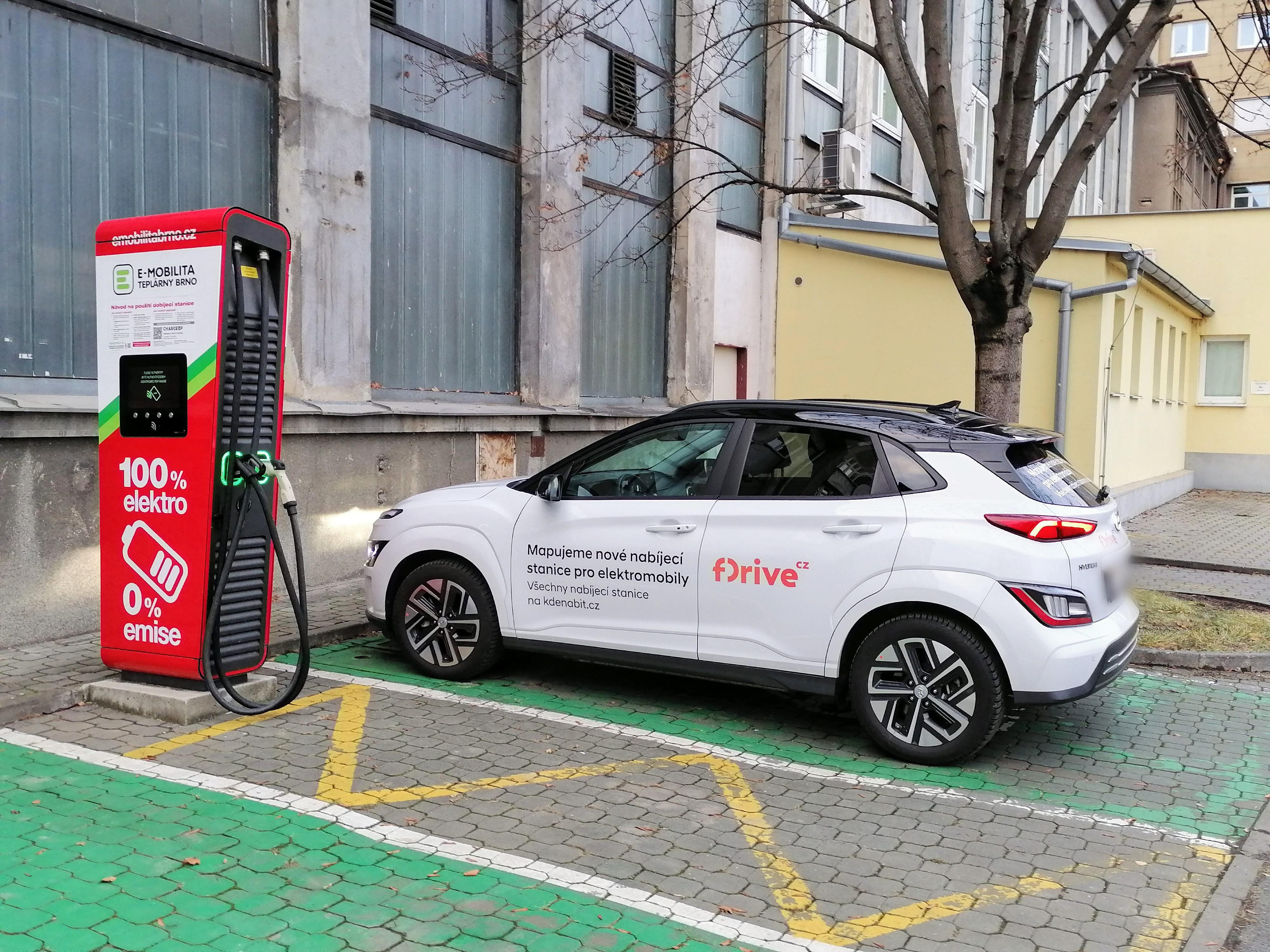 Veřejná rychlonabíjecí stanice Teplárny Brno foto 2