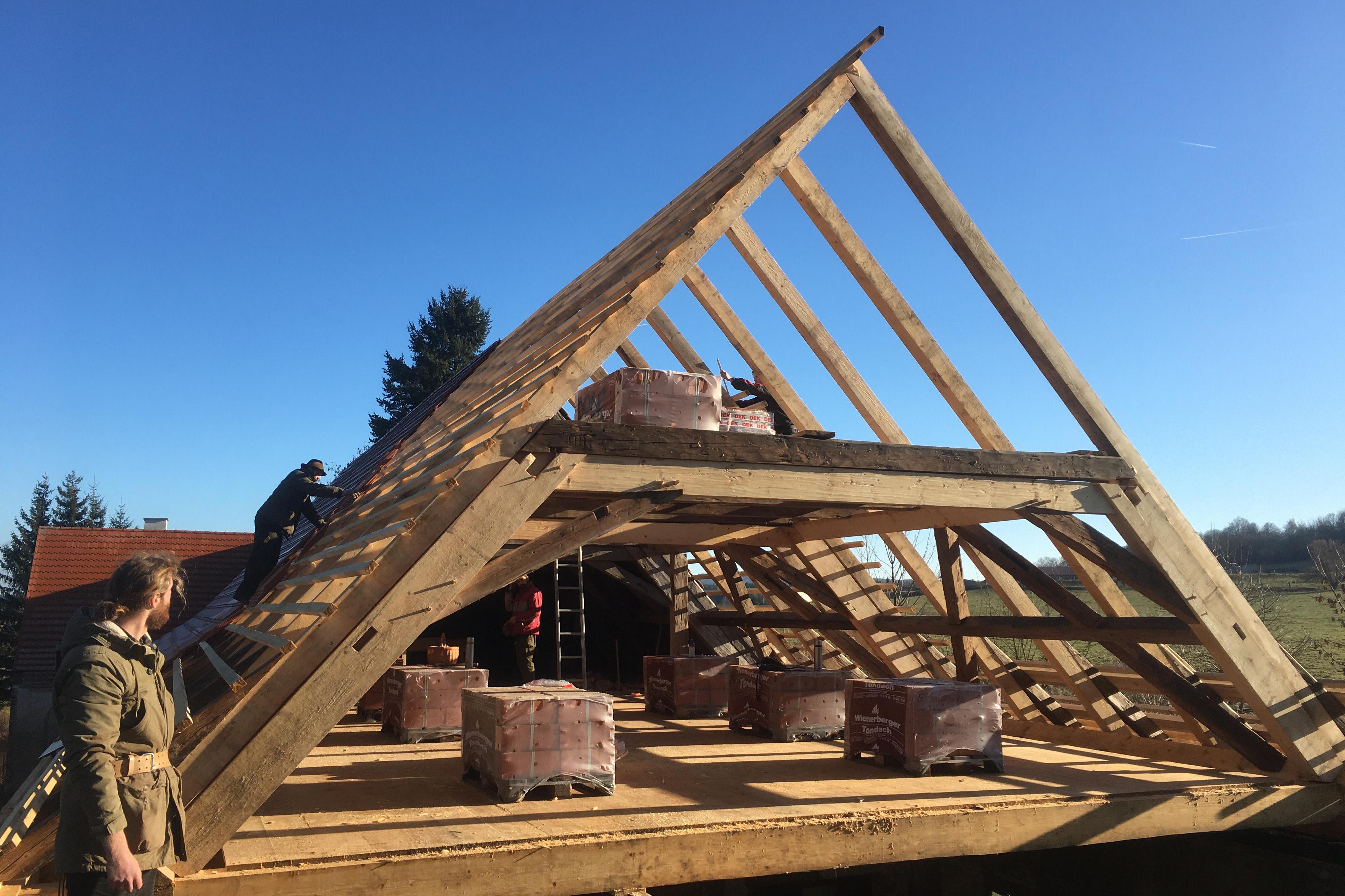 Tesařství Paždík a Krakorec