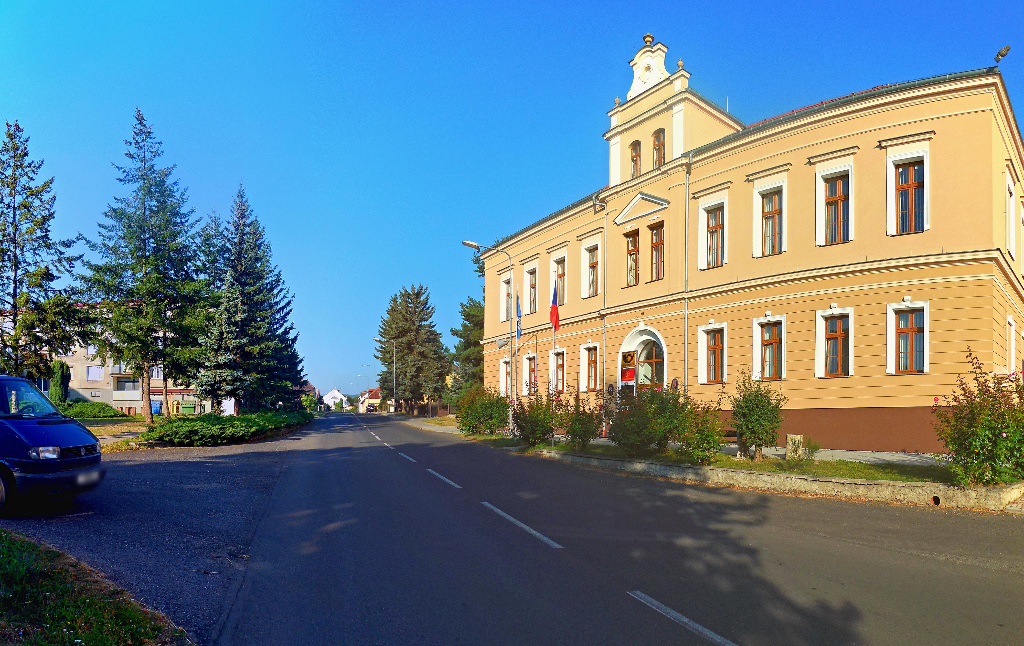 Nepomyšl - úřad městyse foto 4